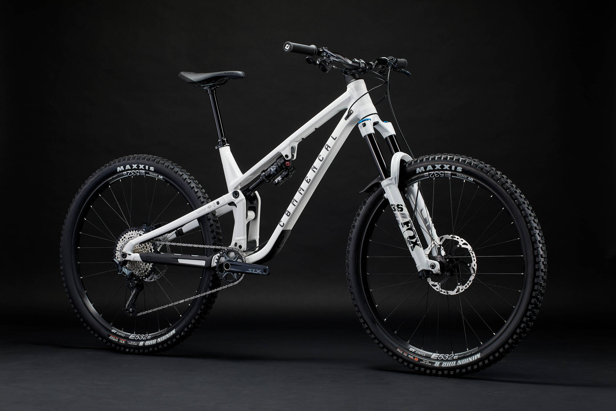 COMMENCAL META V5 ESSENTIAL PURE WHITE image large number 1