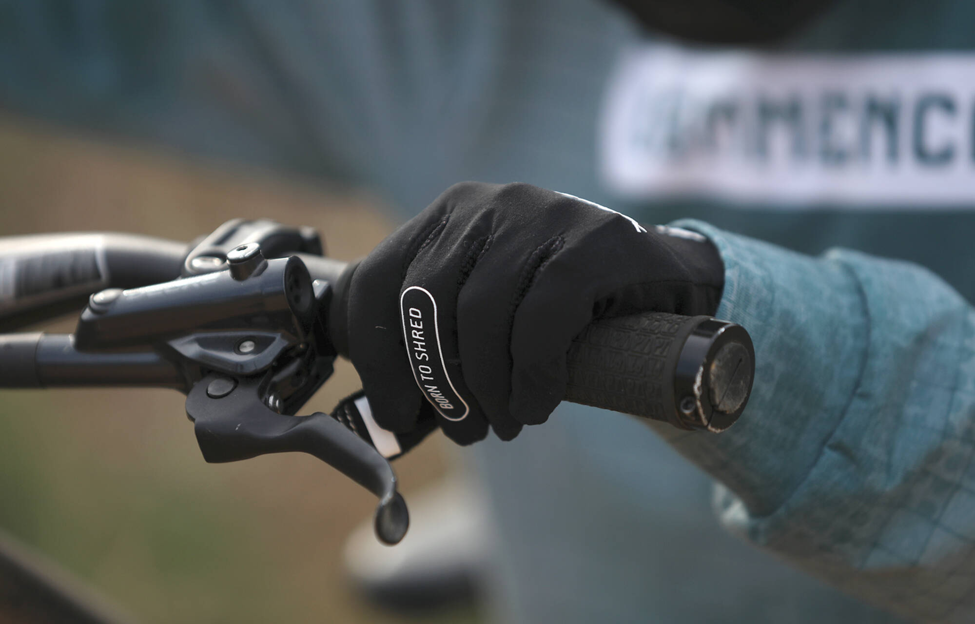 GANTS COMMENCAL LIGHTECH KIDS CORPORATE BLACK image large number 5