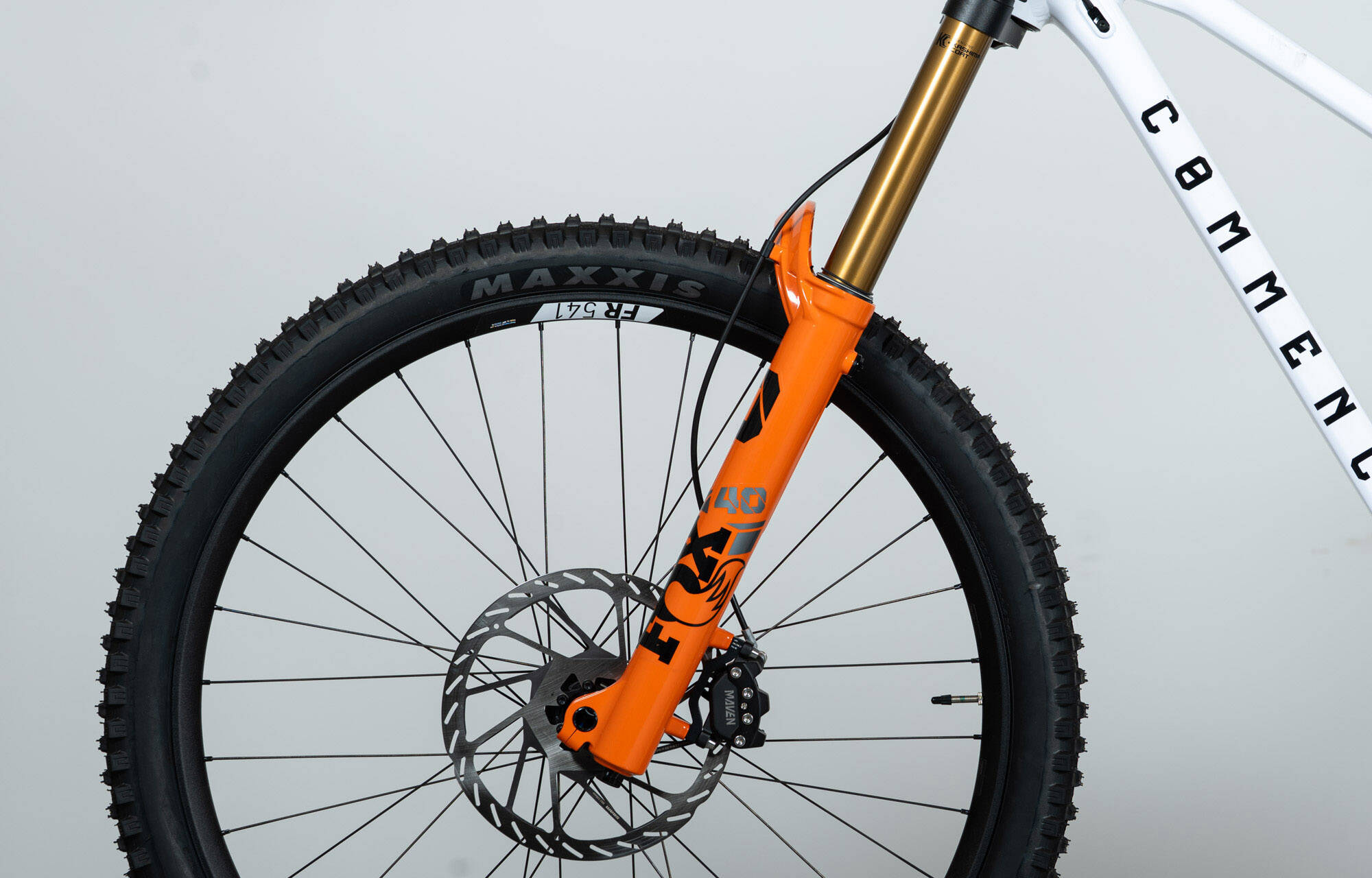 COMMENCAL SUPREME DH V5 SIGNATURE PURE WHITE 2026 - L (25150703) image large number 6