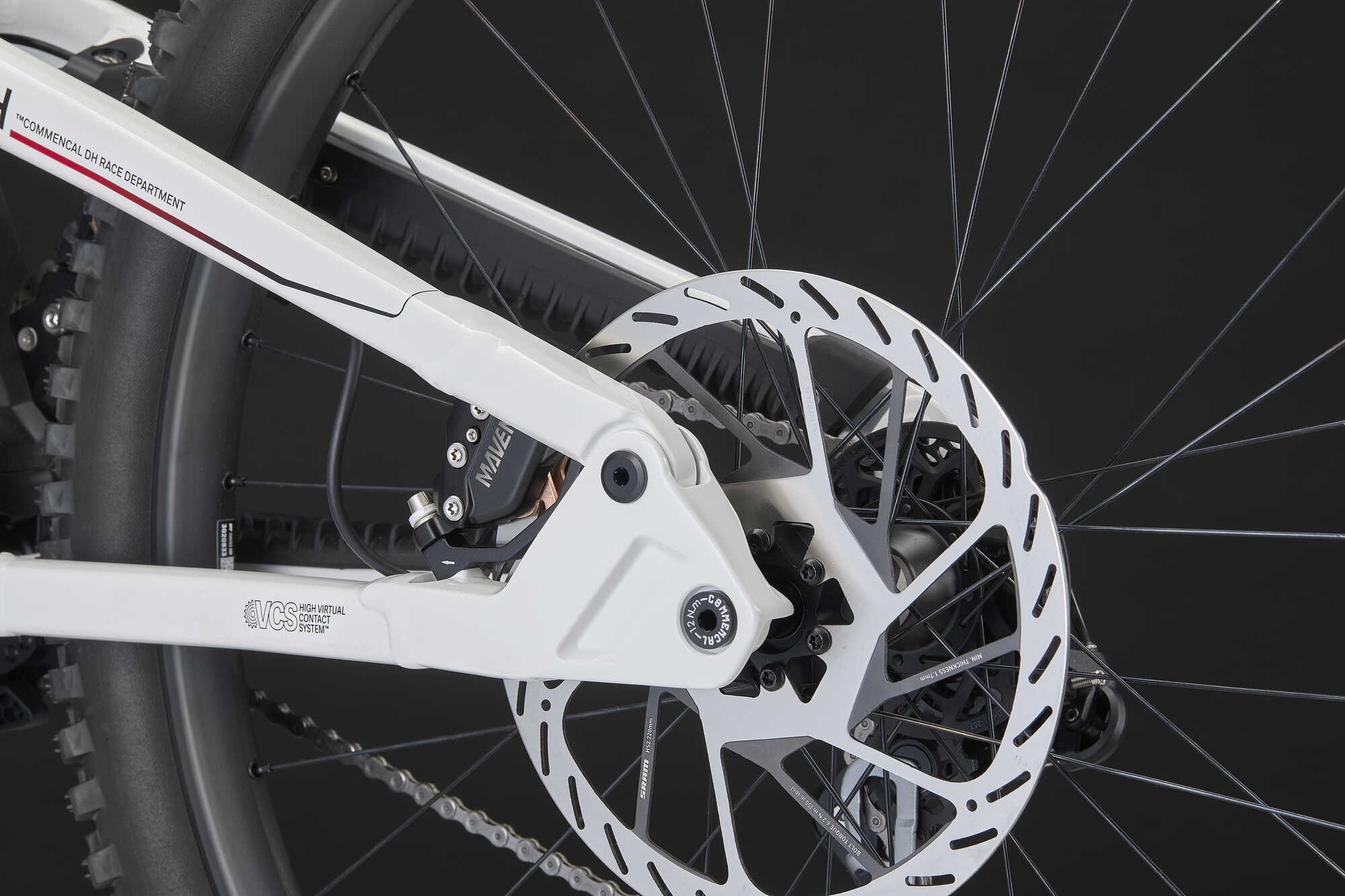 COMMENCAL SUPREME DH V5.2 ROCKSHOX PURE WHITE 2027 image large number 9