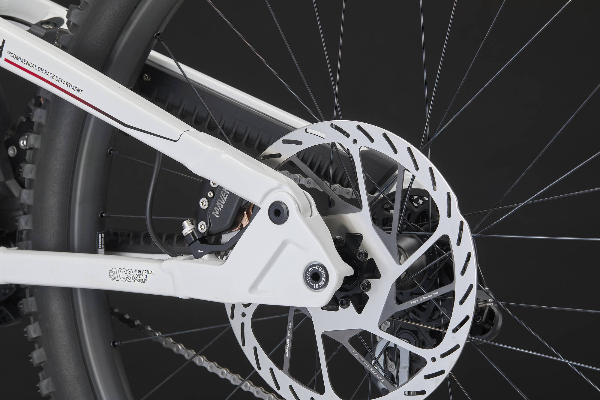 COMMENCAL SUPREME DH V5.2 ROCKSHOX PURE WHITE 2027 image large number 9