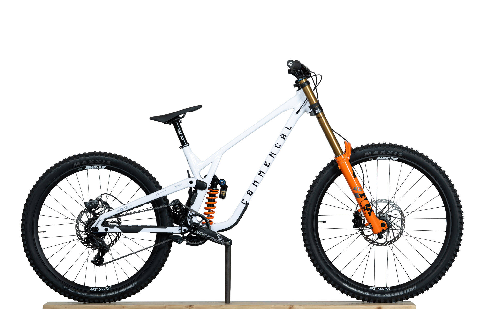 COMMENCAL SUPREME DH V5 SIGNATURE PURE WHITE 2026 - L (25150703) image number null
