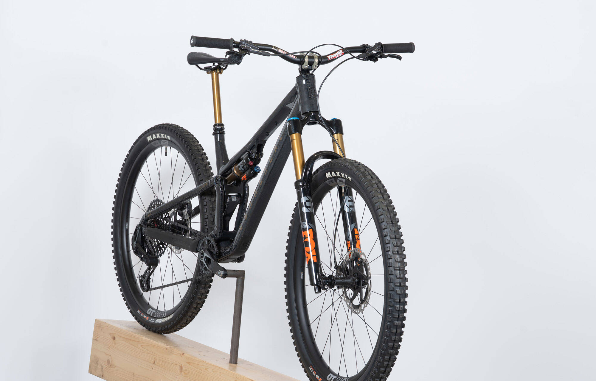 COMMENCAL T.E.M.P.O. T-TYPE CRACKLED BLACK - M (23120502) image large number 2