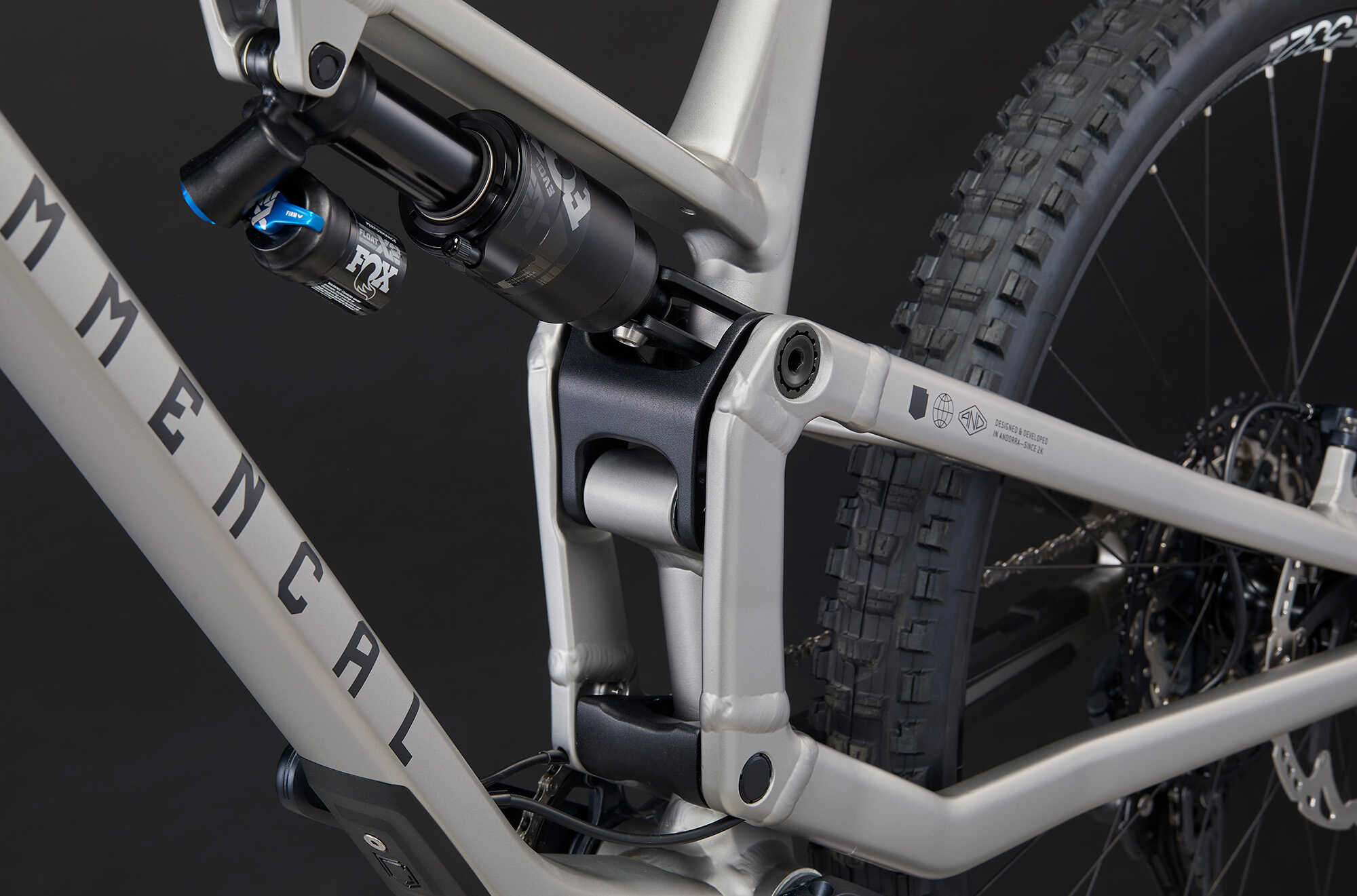 COMMENCAL META SX V5 ESSENTIAL SILVER image large number 4