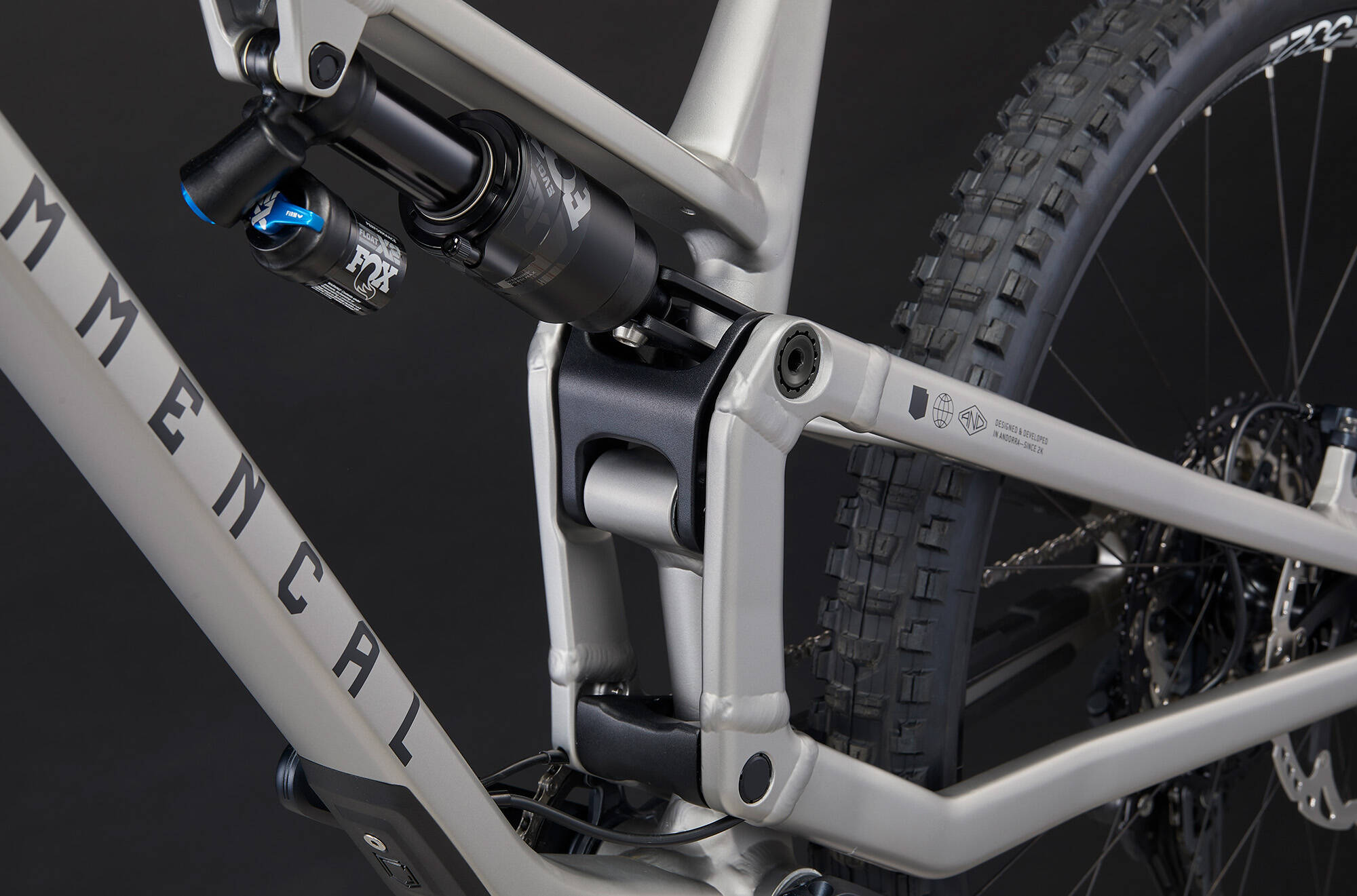 COMMENCAL META SX V5 ESSENTIAL SILVER image large number 4
