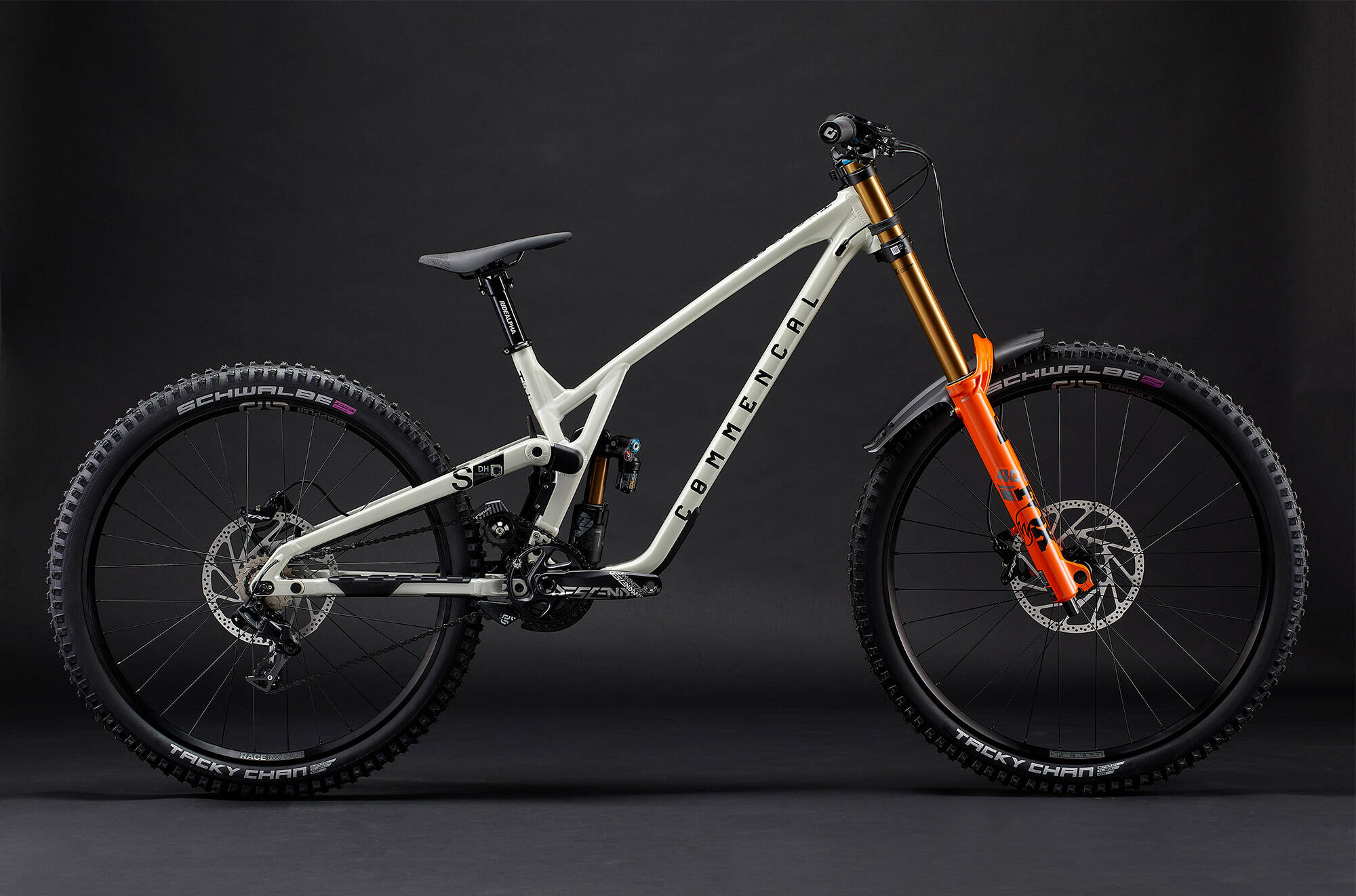 COMMENCAL SUPREME DH V5 SIGNATURE CLEAR SILVER image large number 0