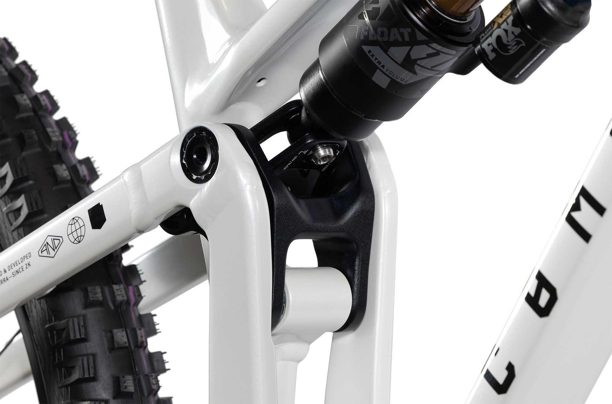 COMMENCAL META V5 LIMITED EDITION CLEAR SILVER image large number 6
