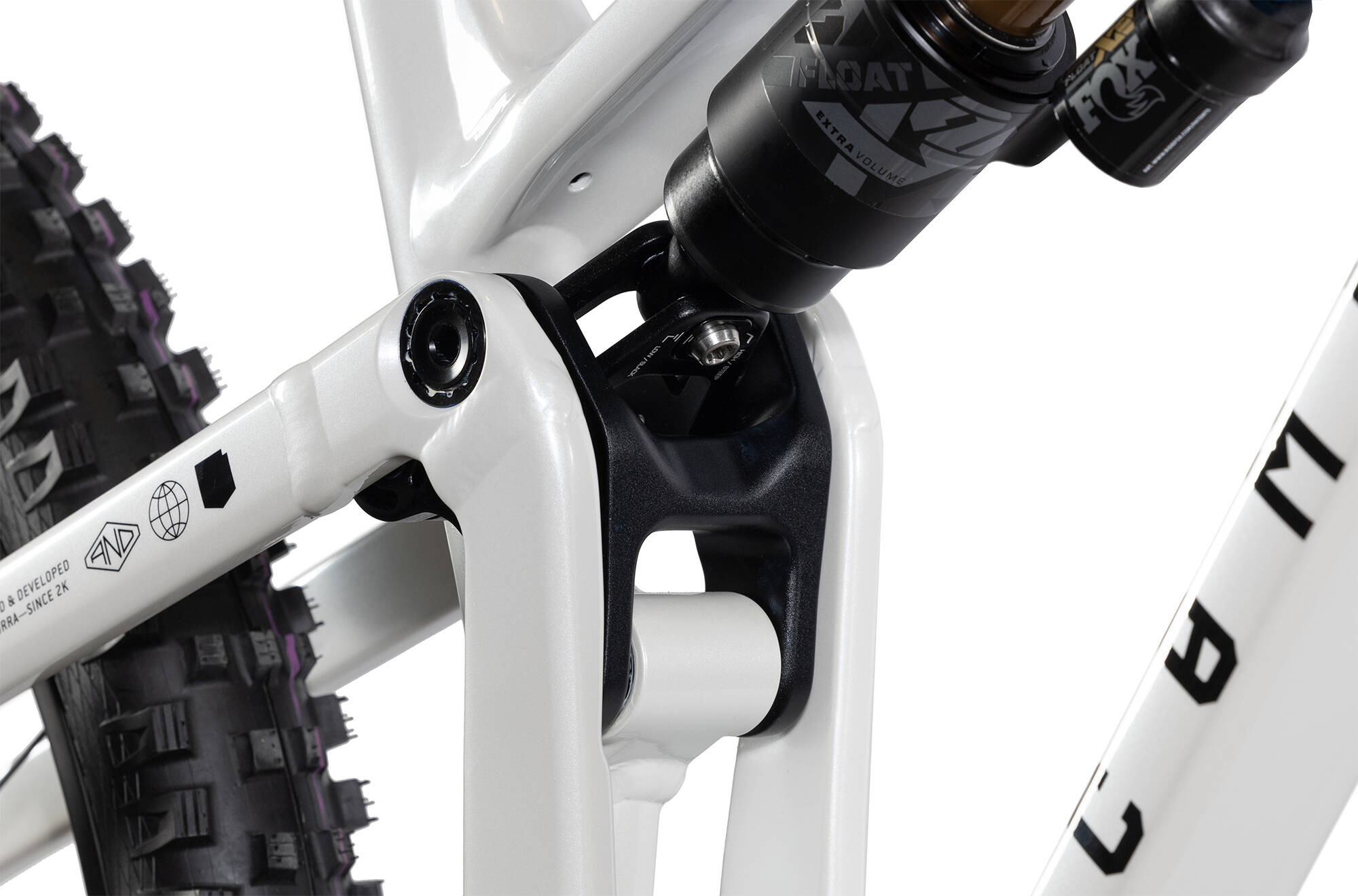 COMMENCAL META V5 LIMITED EDITION CLEAR SILVER image large number 6