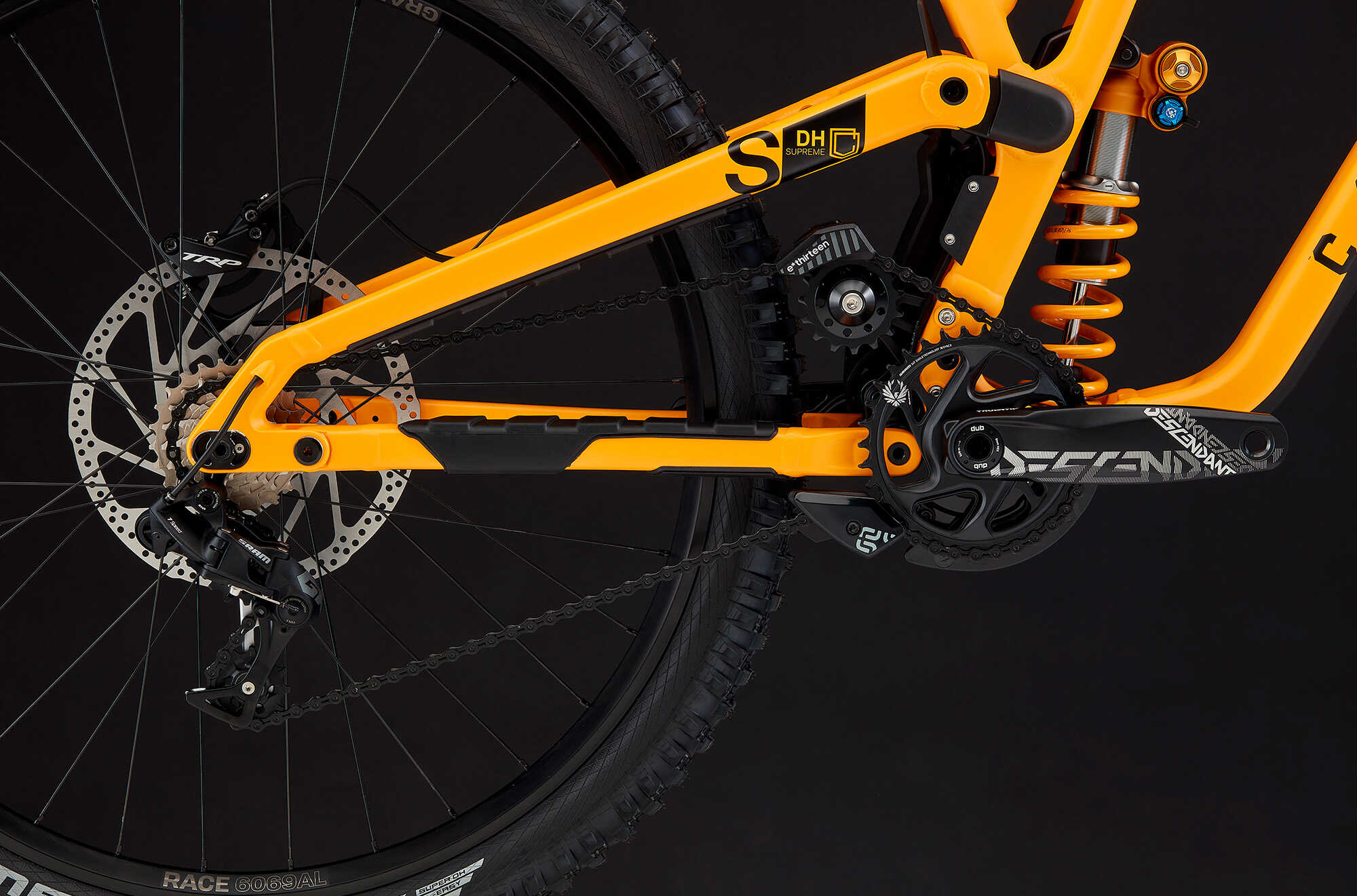 COMMENCAL SUPREME DH V5 OHLINS EDITION YELLOW image large number 4