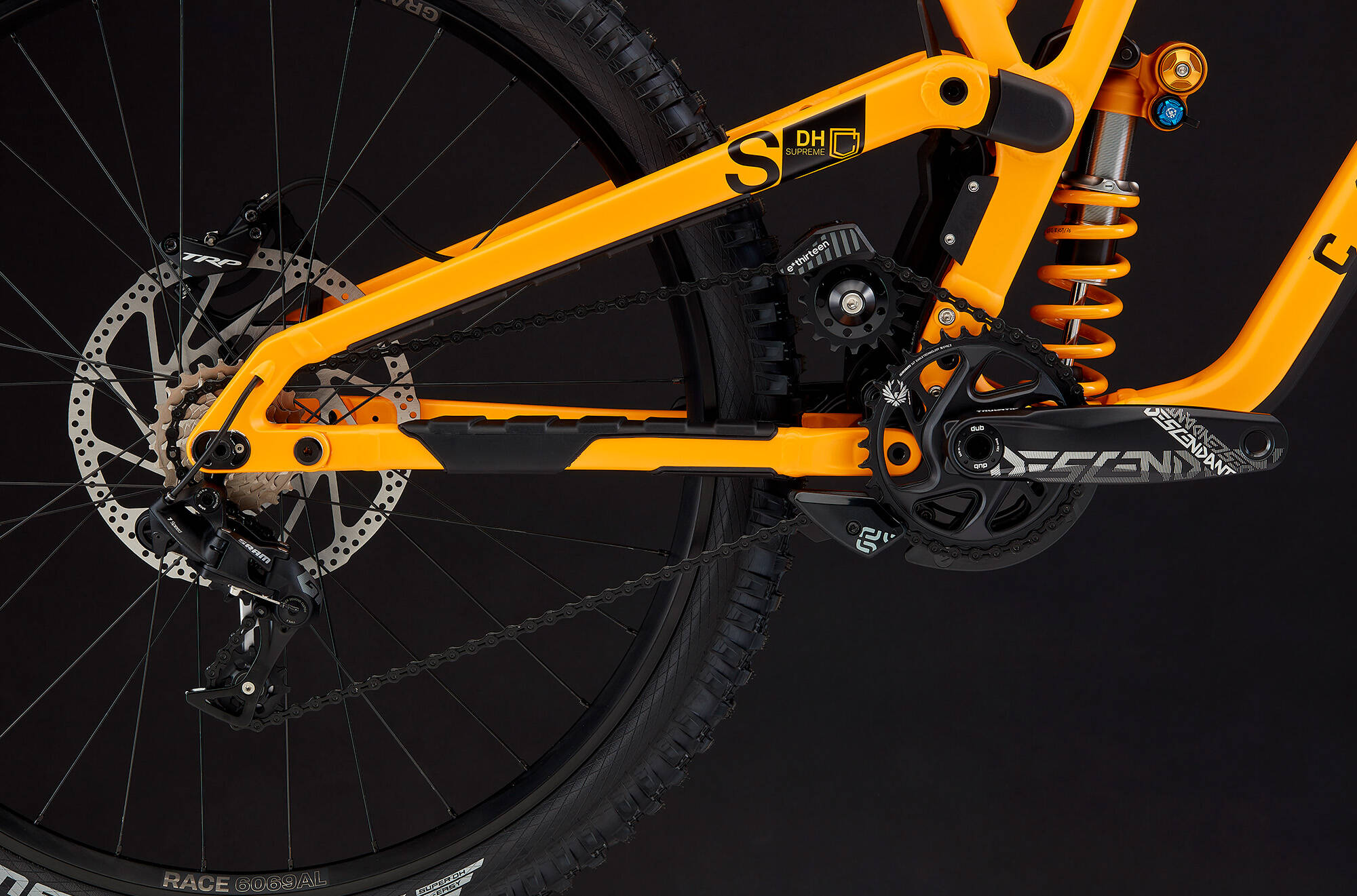 COMMENCAL SUPREME DH V5 OHLINS EDITION YELLOW image large number 4