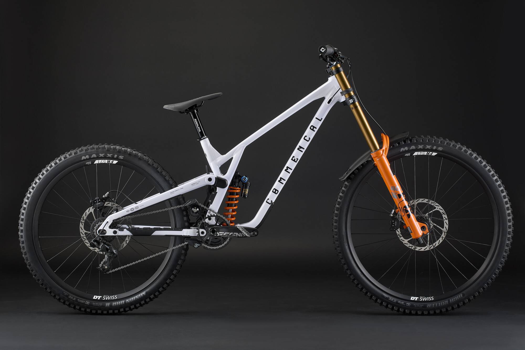 COMMENCAL SUPREME DH V5 SIGNATURE PURE WHITE 2026 image large number 0