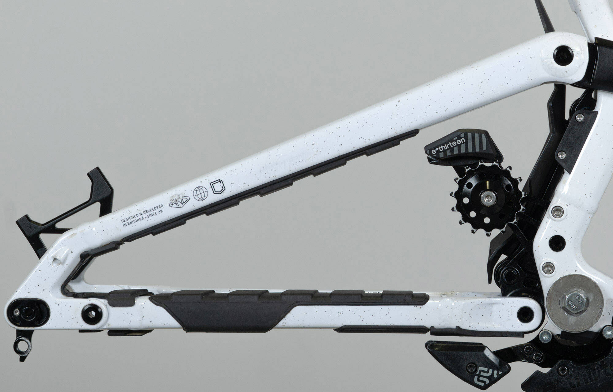 FRAME COMMENCAL SUPREME DH V5 GLITTERY WHITE - L (24252803) image large number 0