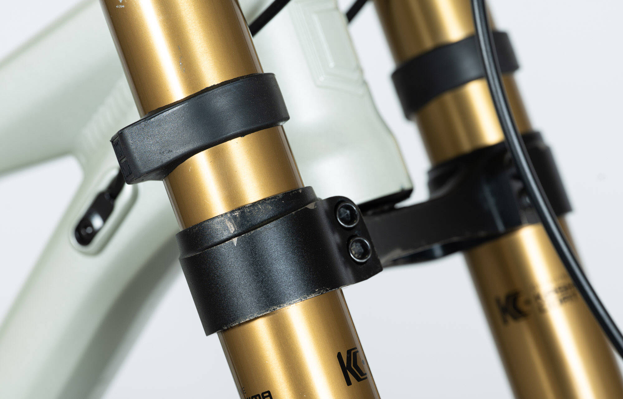 COMMENCAL SUPREME DH V5 SIGNATURE COIL CLEAR SILVER - L (22150303) image large number 8