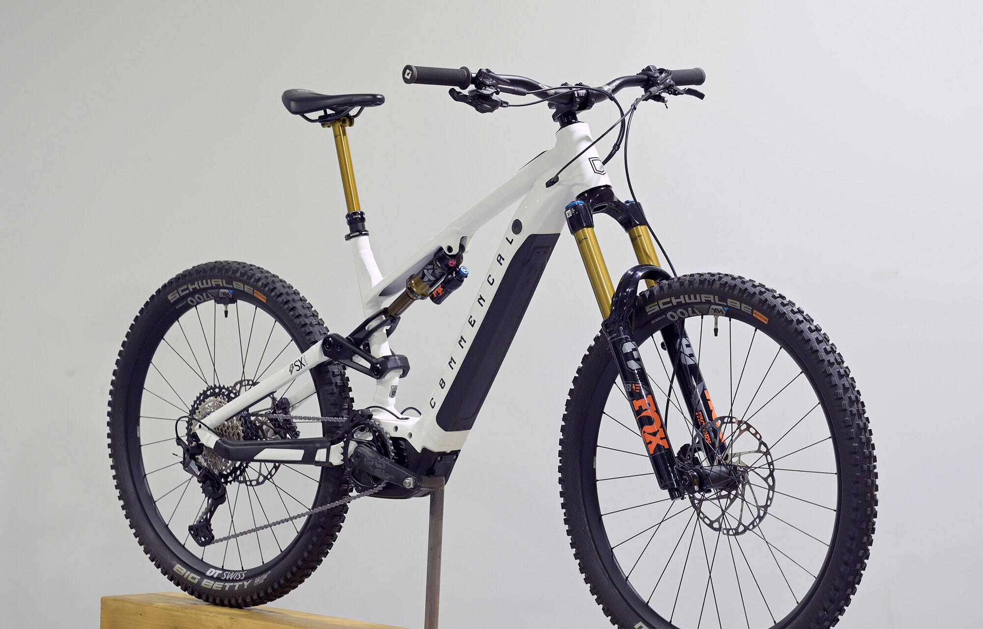 COMMENCAL META POWER SX BOSCH SIGNATURE PURE WHITE - L (22181903) 254 km image large number 2