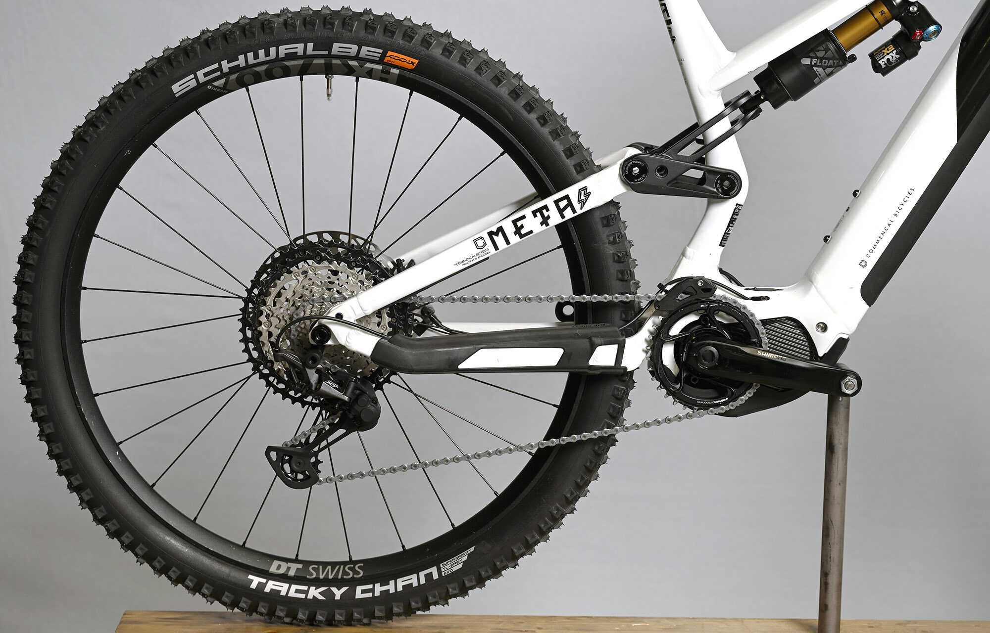 COMMENCAL META POWER AM SHIMANO SIGNATURE BLACK & WHITE - L (21180703) 1168 km image large number 0