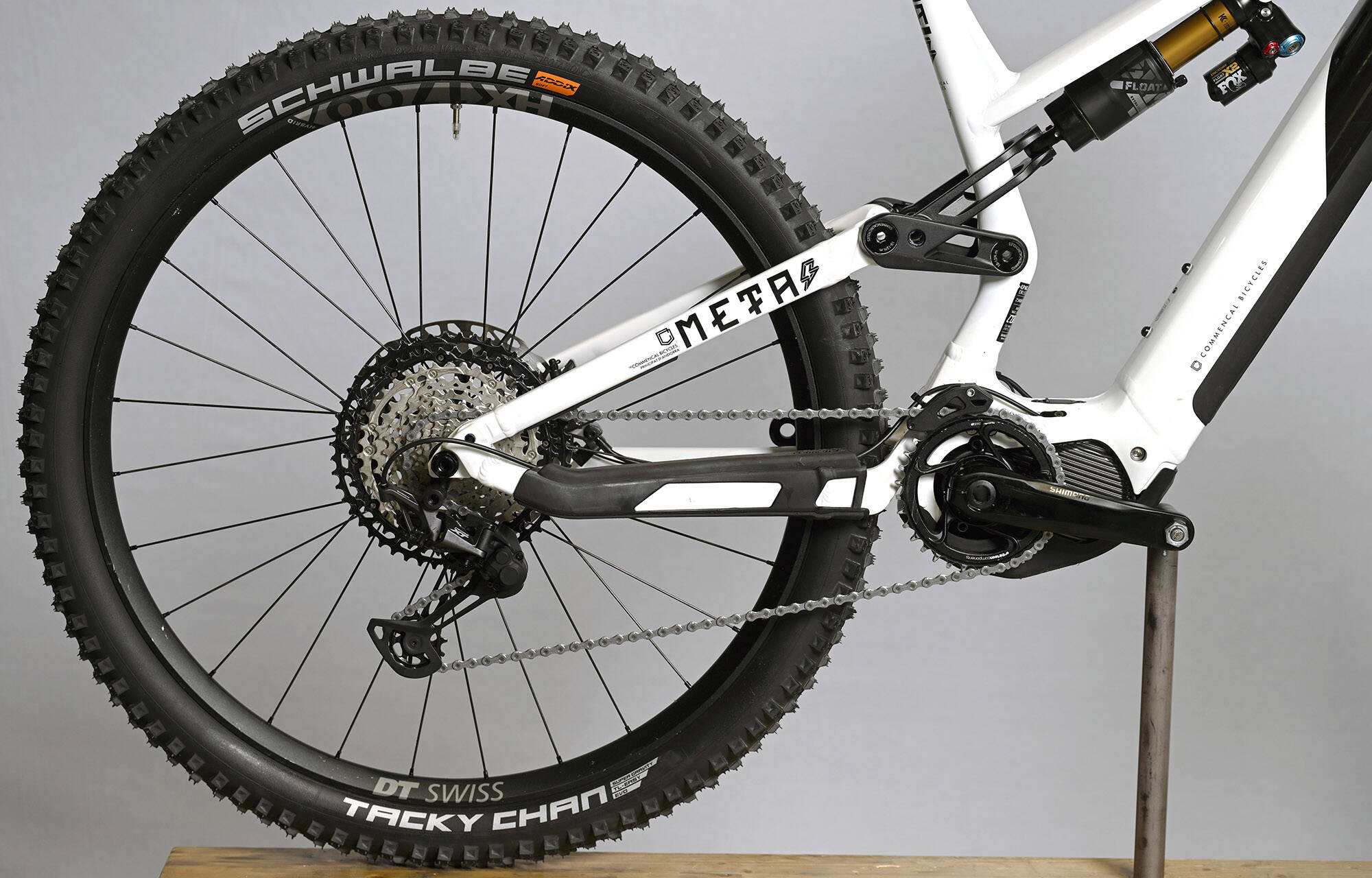 COMMENCAL META POWER AM SHIMANO SIGNATURE BLACK & WHITE - L (21180703) 1168 km image large number 0