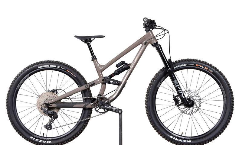 COMMENCAL CLASH JR DIRT MAXXIS