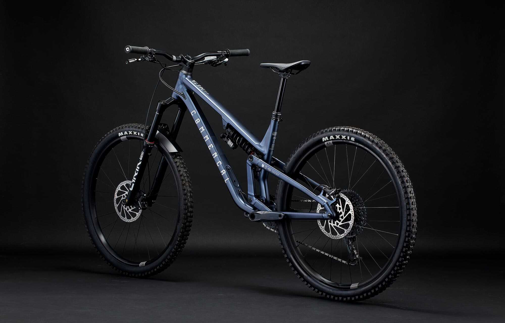 COMMENCAL META V5 RACE SPARKLY BLUE image large number 2