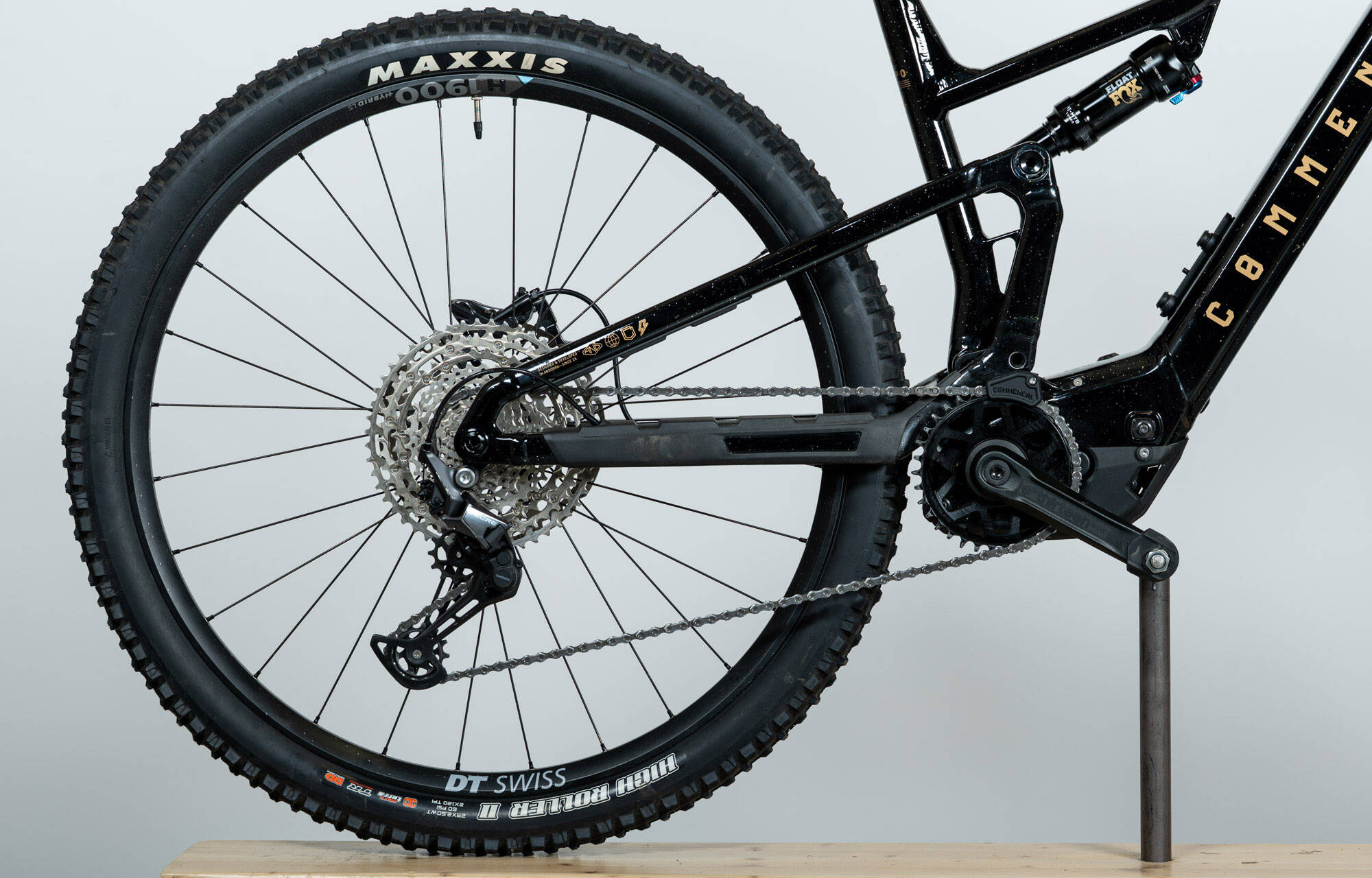 COMMENCAL T.E.M.P.O. POWER ESSENTIAL GLITTERY BLACK - XL (24183474) 258 km image large number 0