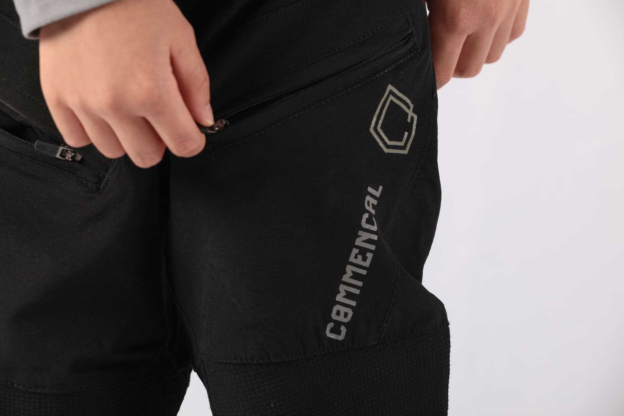 PANTALON COMMENCAL KIDS BLACK image large number 1