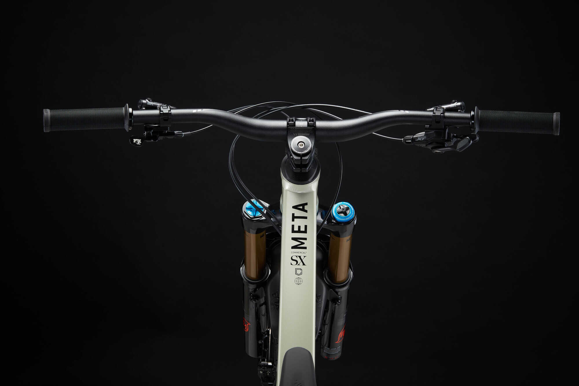 COMMENCAL META SX V5 SIGNATURE CLEAR SILVER image large number 3