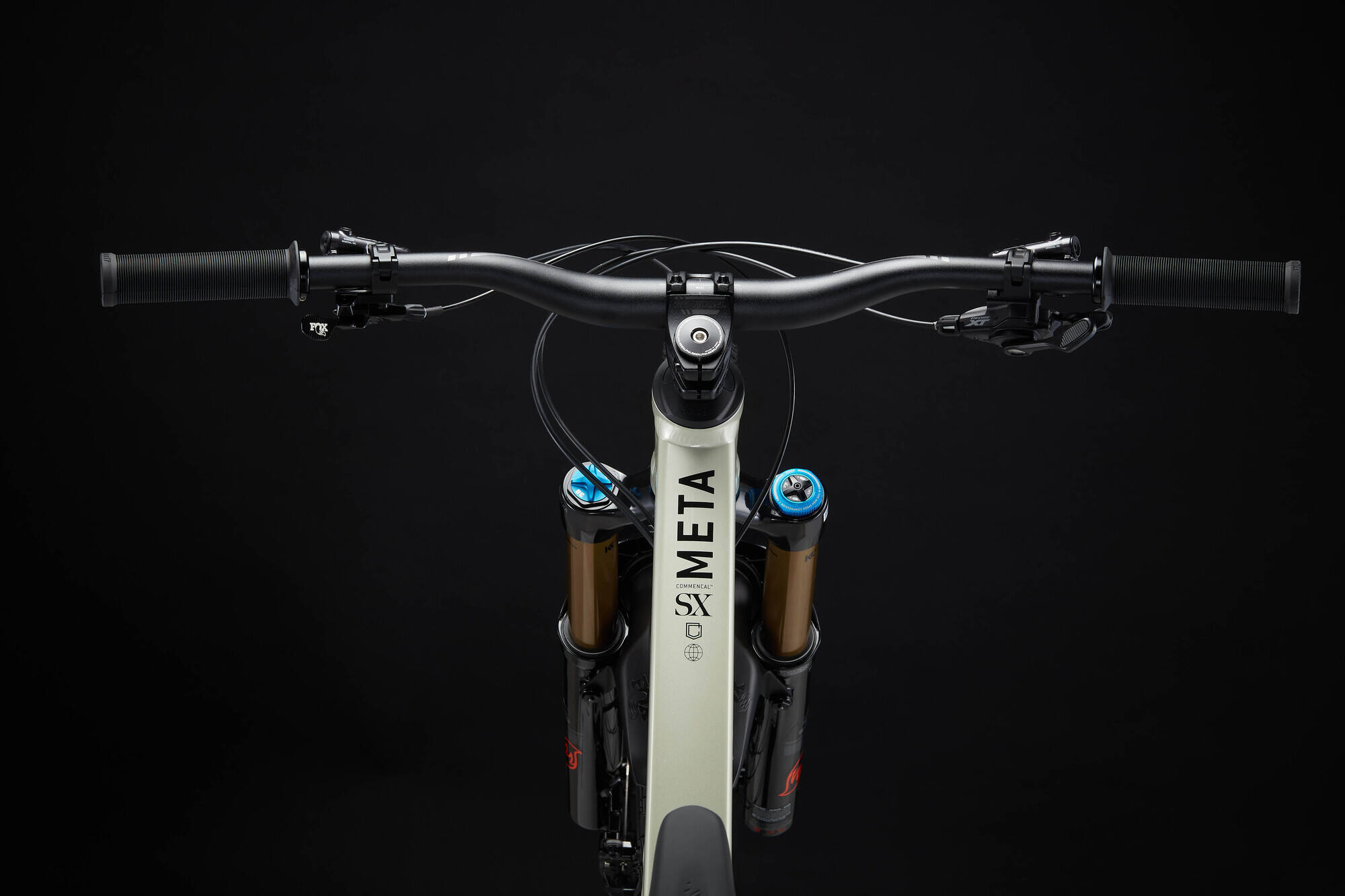 COMMENCAL META SX V5 SIGNATURE CLEAR SILVER image large number 3