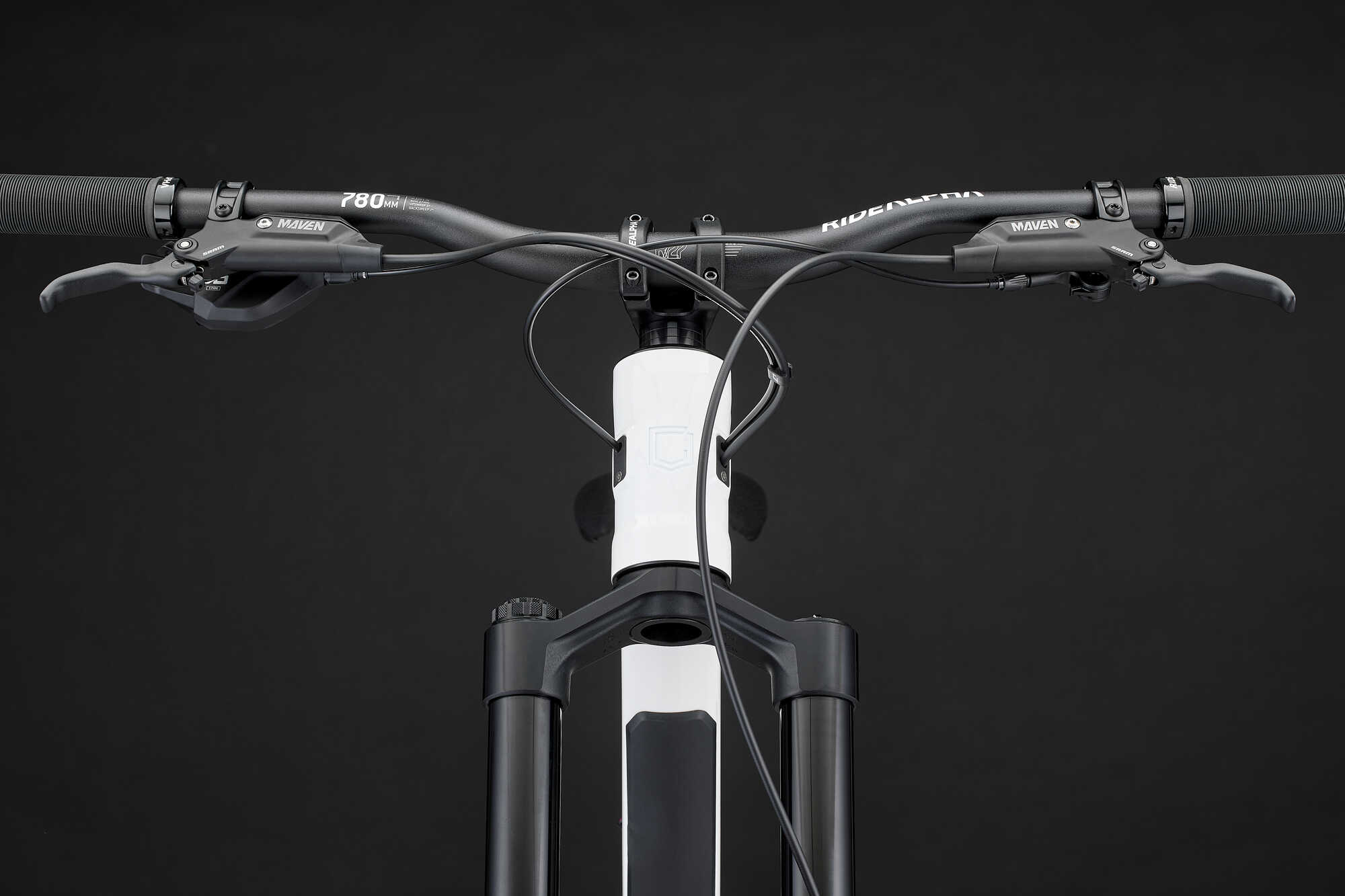 COMMENCAL CLASH V3 ROCKSHOX PURE WHITE 2027 image large number 4