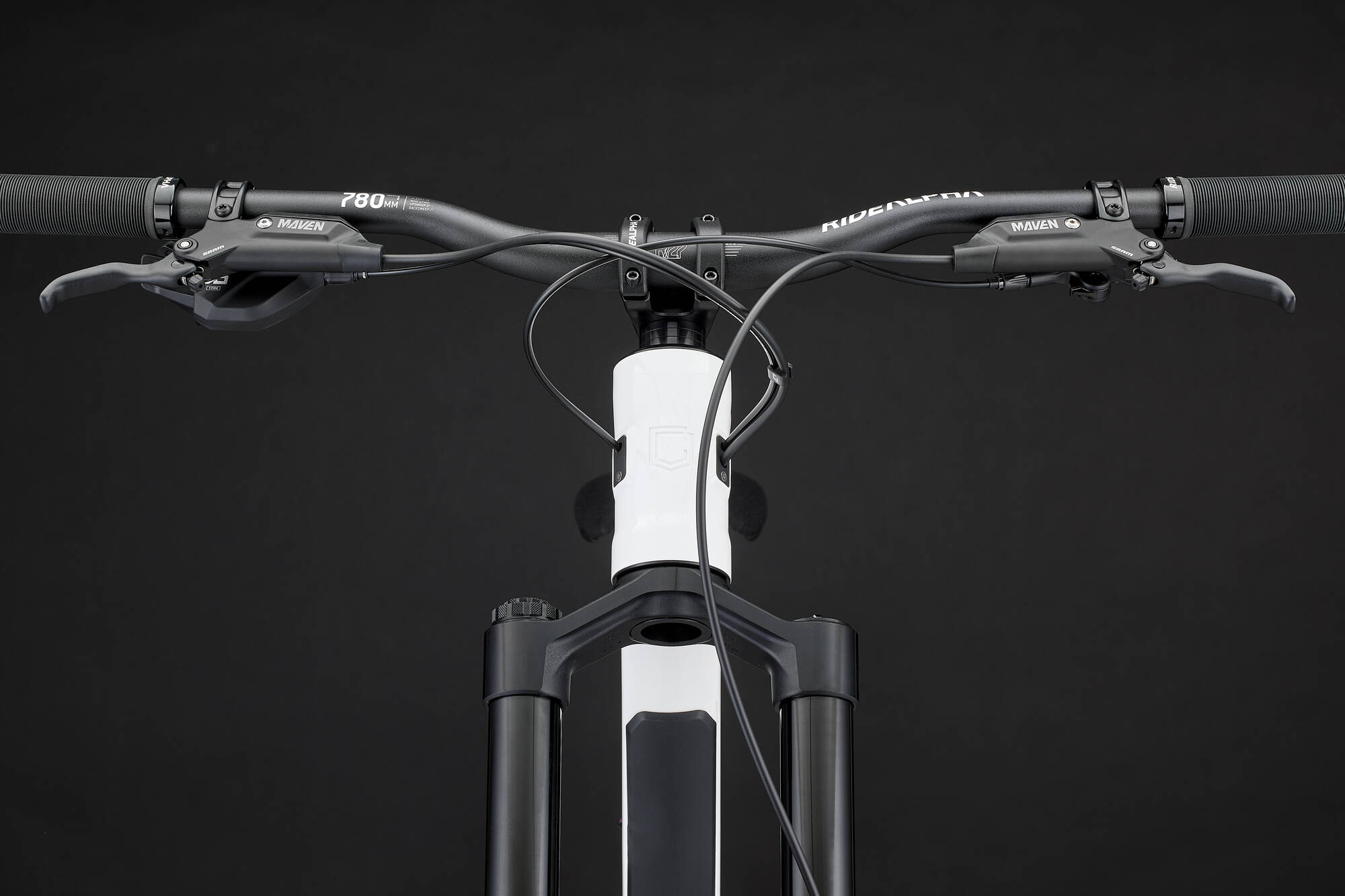 COMMENCAL CLASH V3 ROCKSHOX PURE WHITE 2027 image large number 4