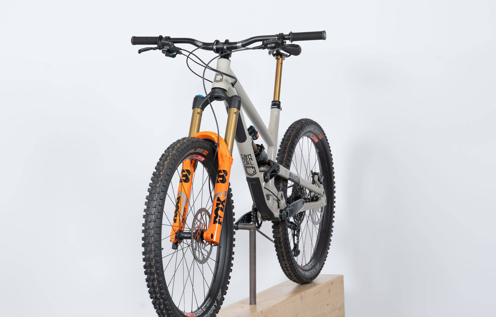 COMMENCAL CLASH SIGNATURE CHALK - L (23130603) image large number 4
