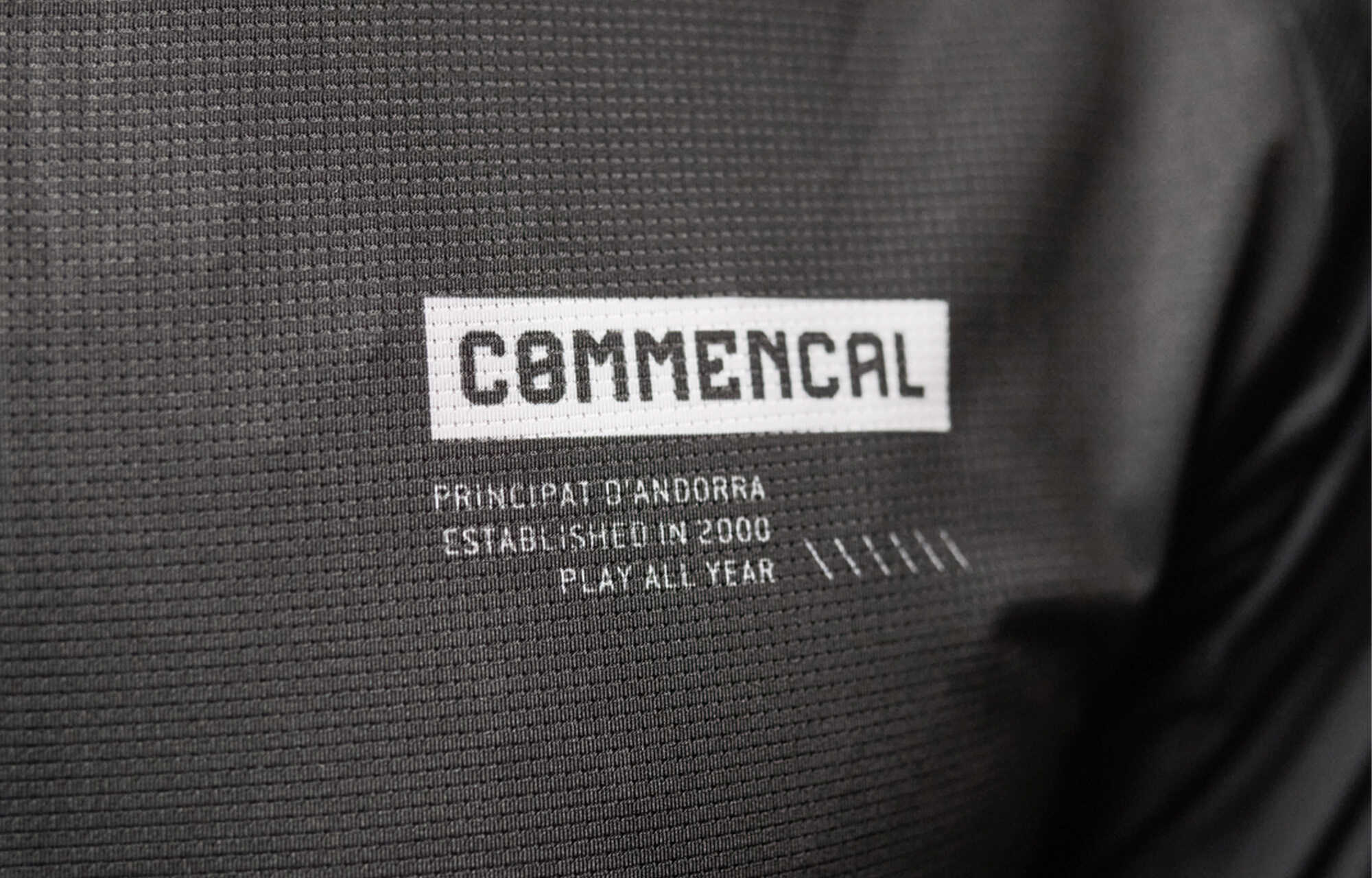 COMMENCAL LIGHTECH SHORT SLEEVE ZIP JERSEY BLACK image large number 2