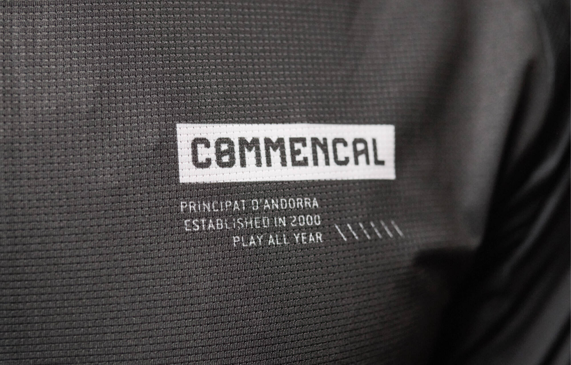 MAILLOT COMMENCAL LIGHTECH MANGA CORTA CON CREMALLERA BLACK image large number 2