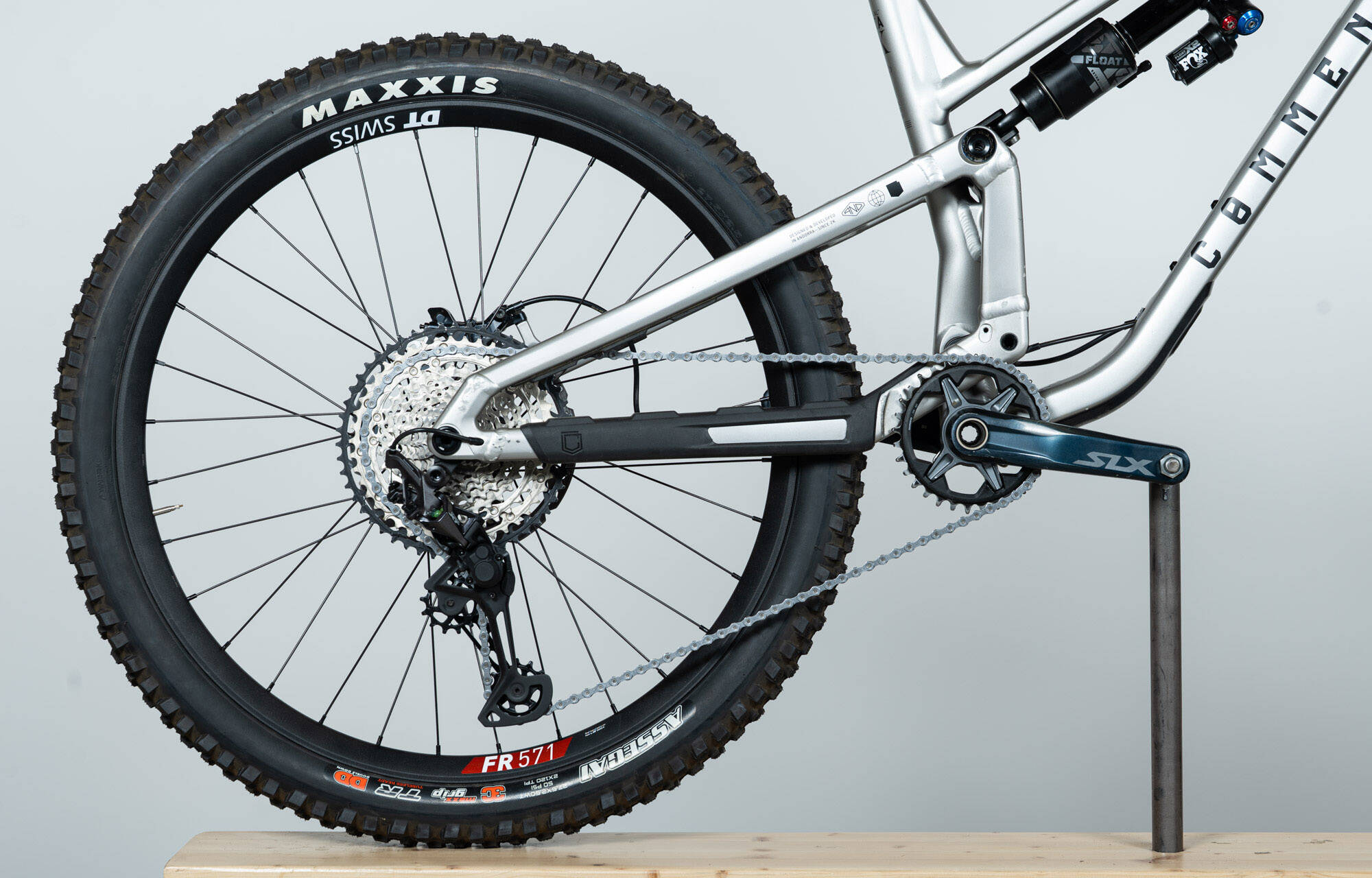 COMMENCAL META SX V5 ESSENTIAL SILVER - L (23131503) image large number 0