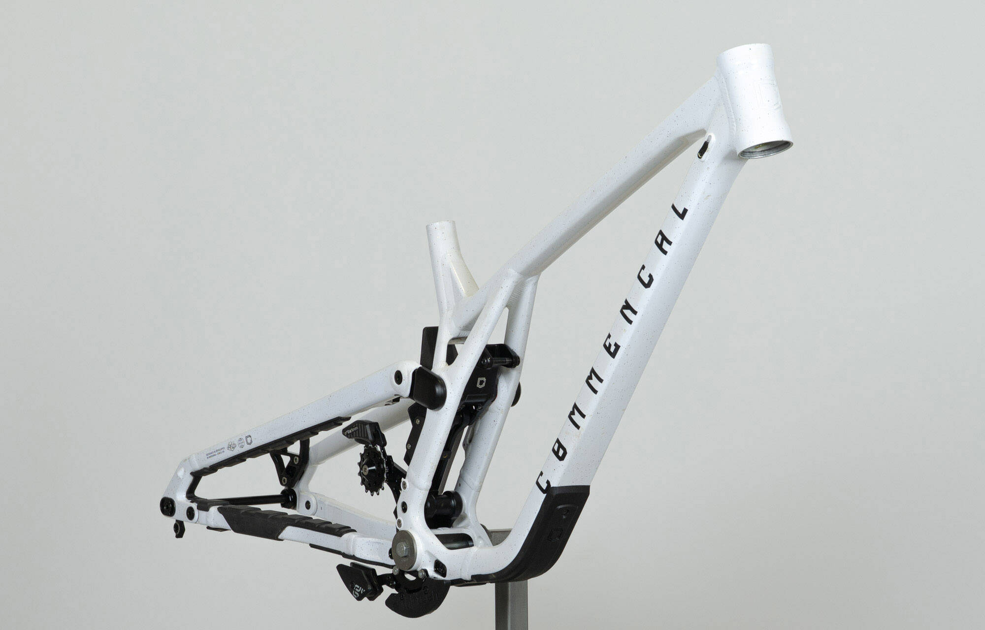 FRAME COMMENCAL SUPREME DH V5 GLITTERY WHITE - L (24252803) image large number 2