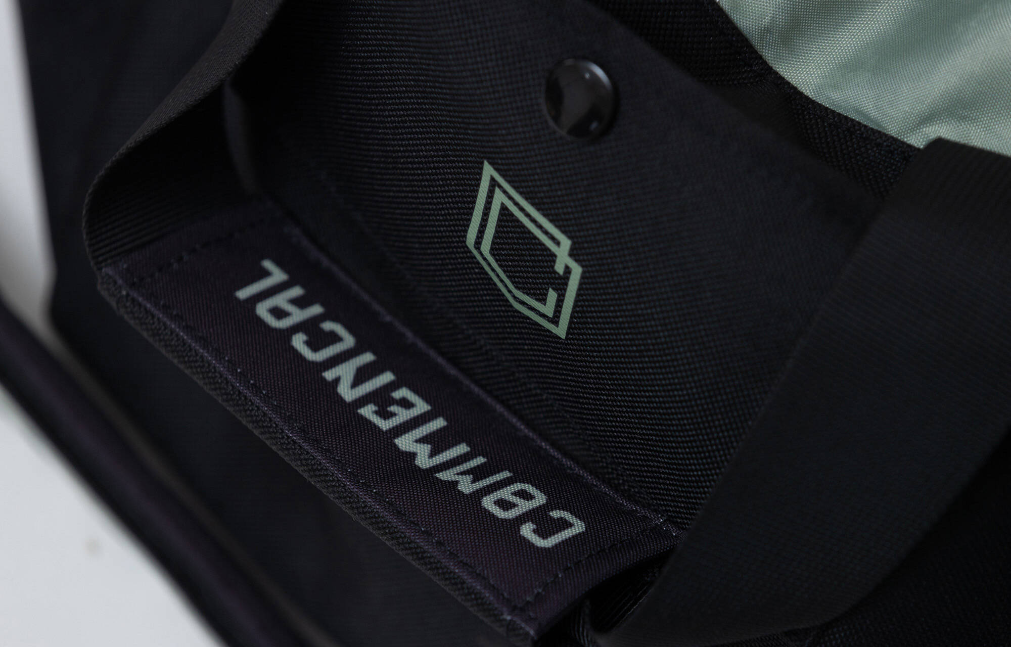 BOLSA DE CAMBIO DE ROPA COMMENCAL BLACK image large number 4
