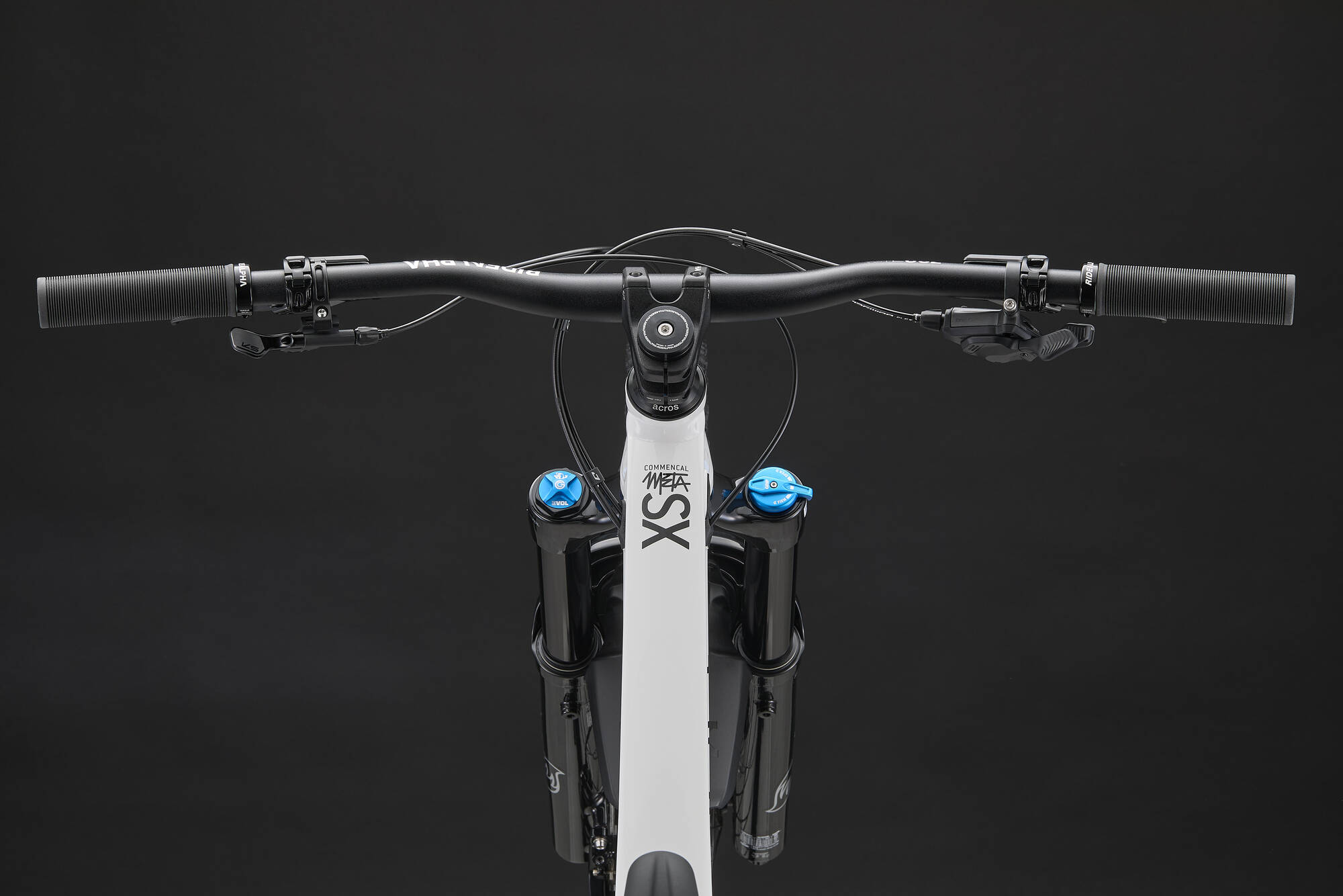 COMMENCAL META SX V4 ESSENTIAL PURE WHITE  2027 image large number 3