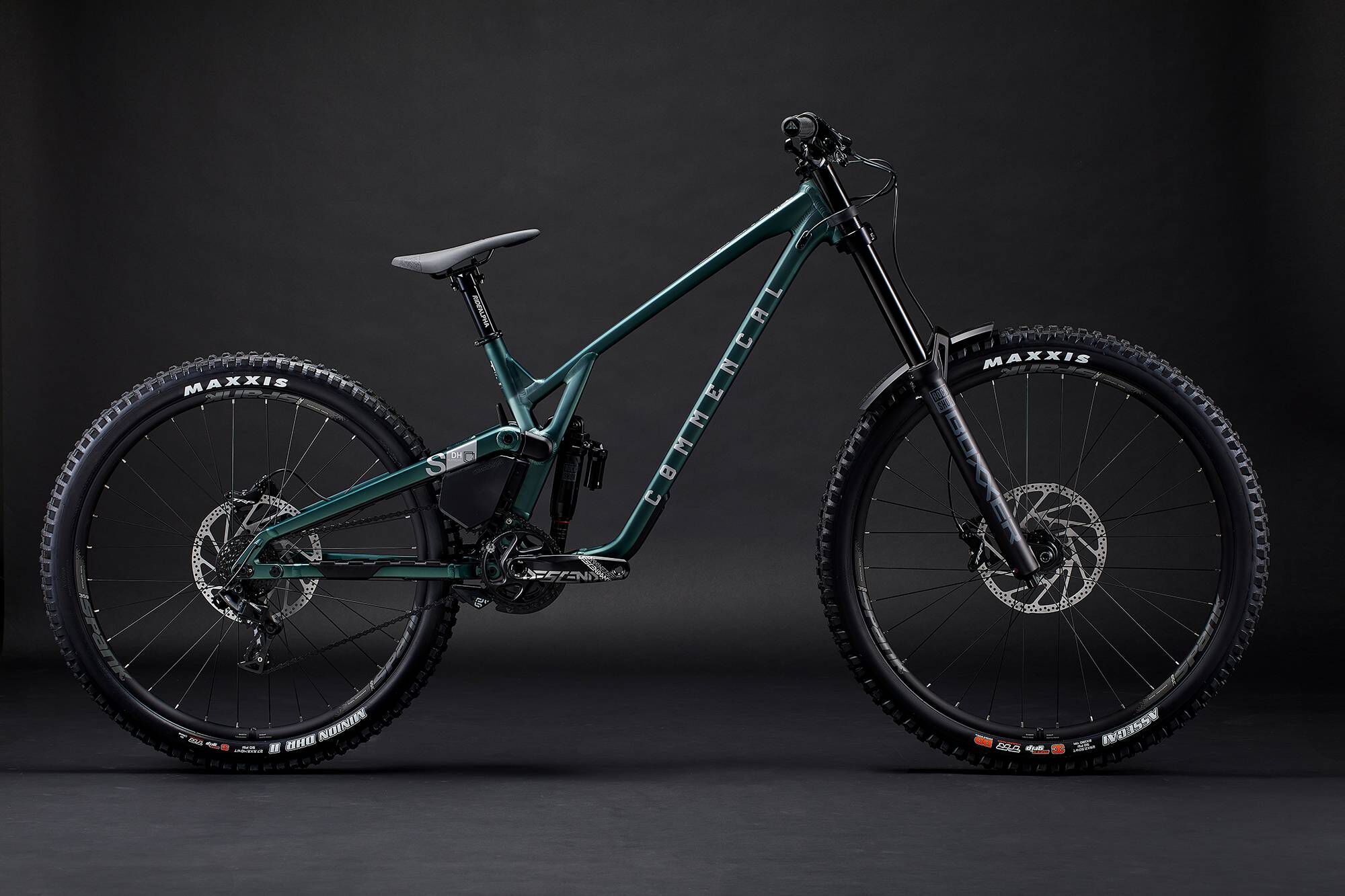 COMMENCAL SUPREME DH V5 RIDE METALLIC GREEN ROCKSHOX: Race-Ready