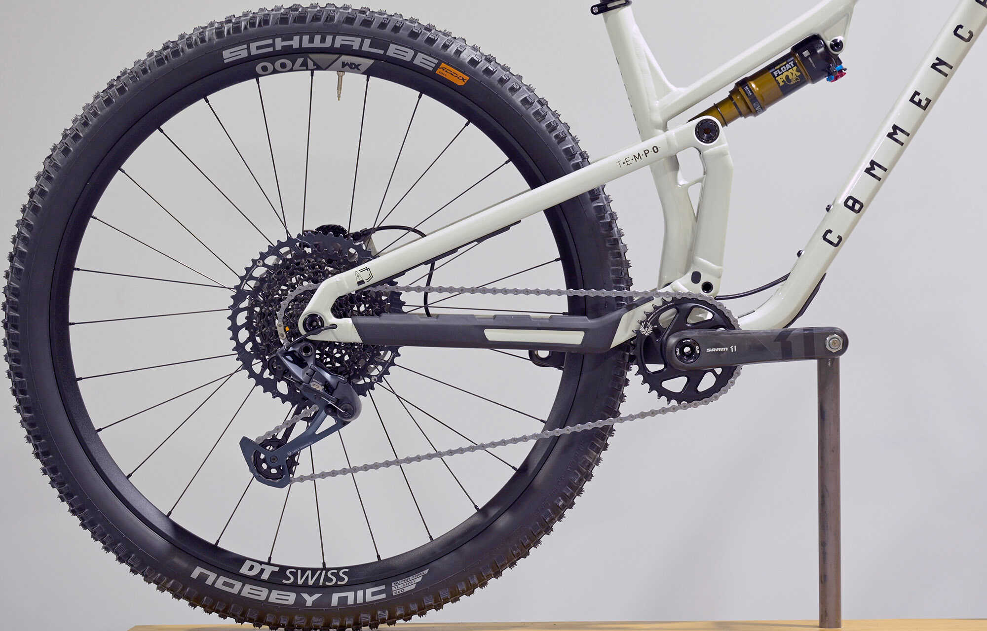 COMMENCAL T.E.M.P.O. SIGNATURE CLEAR SILVER - M (23120402) image large number 0