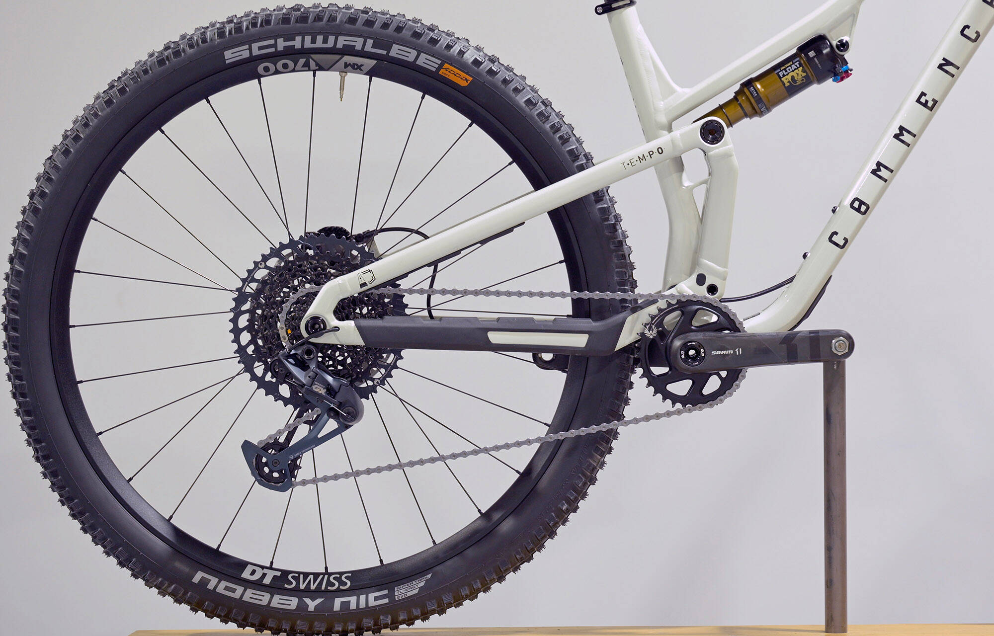 COMMENCAL T.E.M.P.O. SIGNATURE CLEAR SILVER - M (23120402) image large number 0