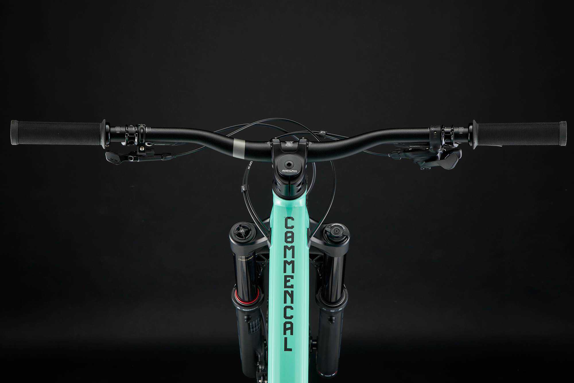 COMMENCAL CLASH RIDE EMERALD GREEN ROCKSHOX image large number 3