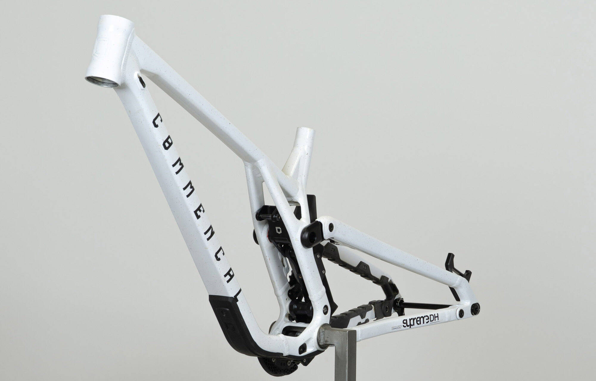 FRAME COMMENCAL SUPREME DH V5 GLITTERY WHITE - L (24252803) image large number 4