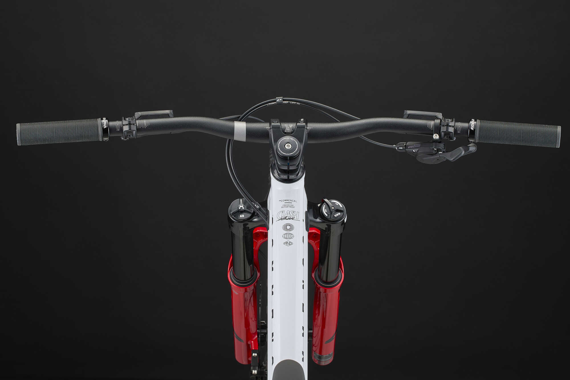 COMMENCAL CLASH MARZO PURE WHITE 2027 image large number 3