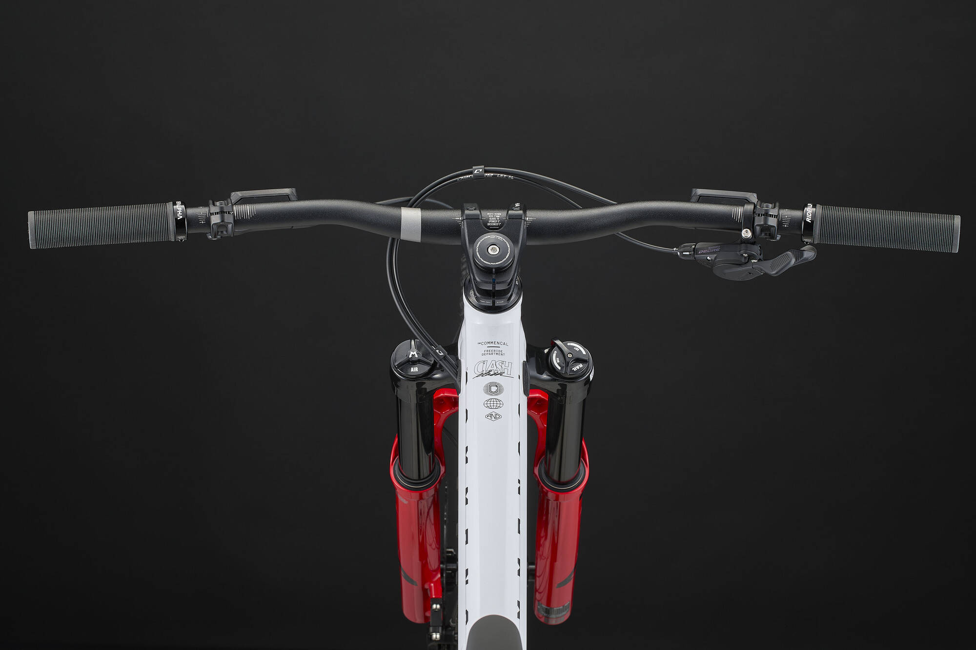 COMMENCAL CLASH MARZO PURE WHITE 2027 image large number 3
