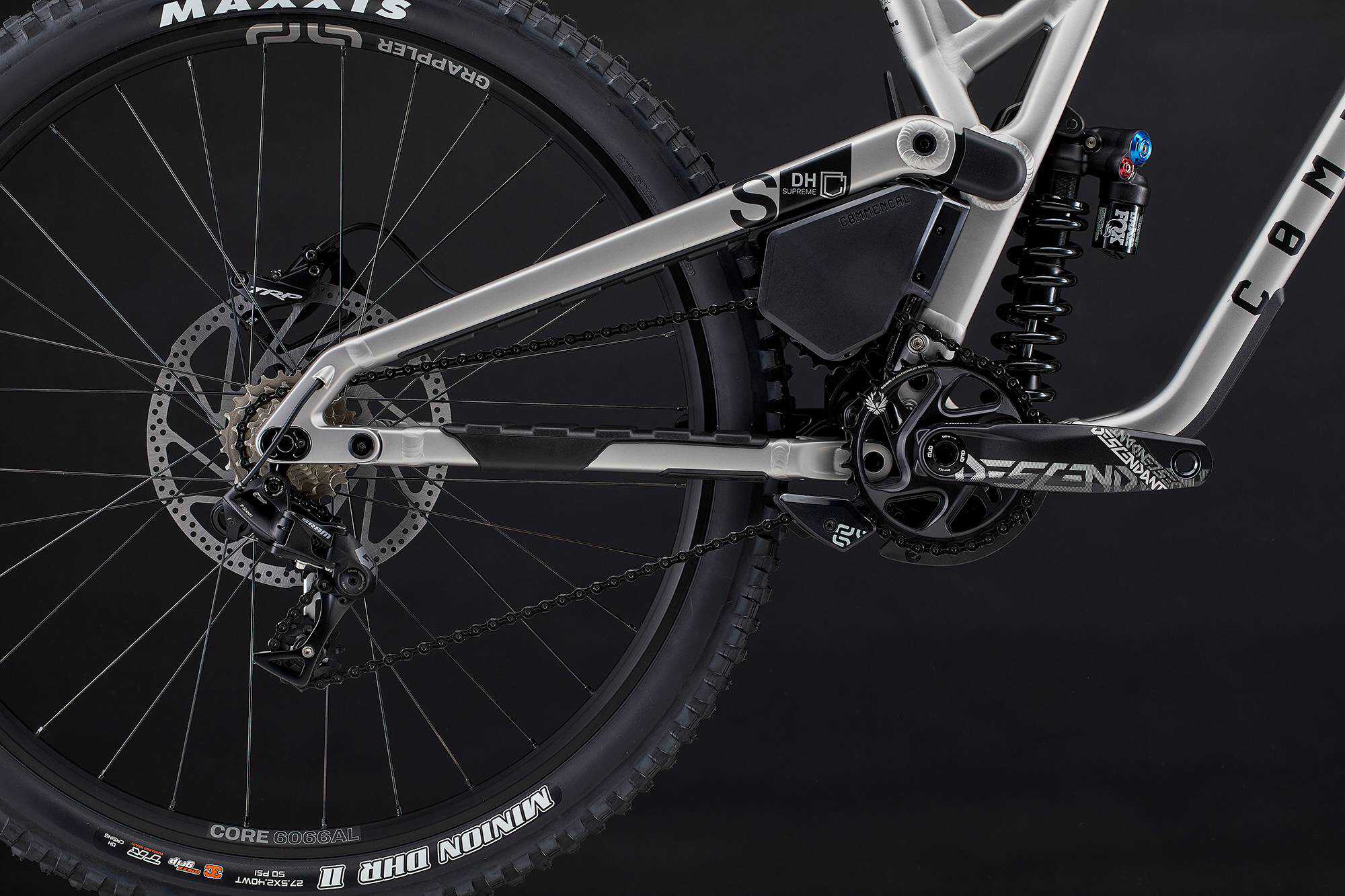 COMMENCAL SUPREME DH V5 ESSENTIAL SILVER image large number 5