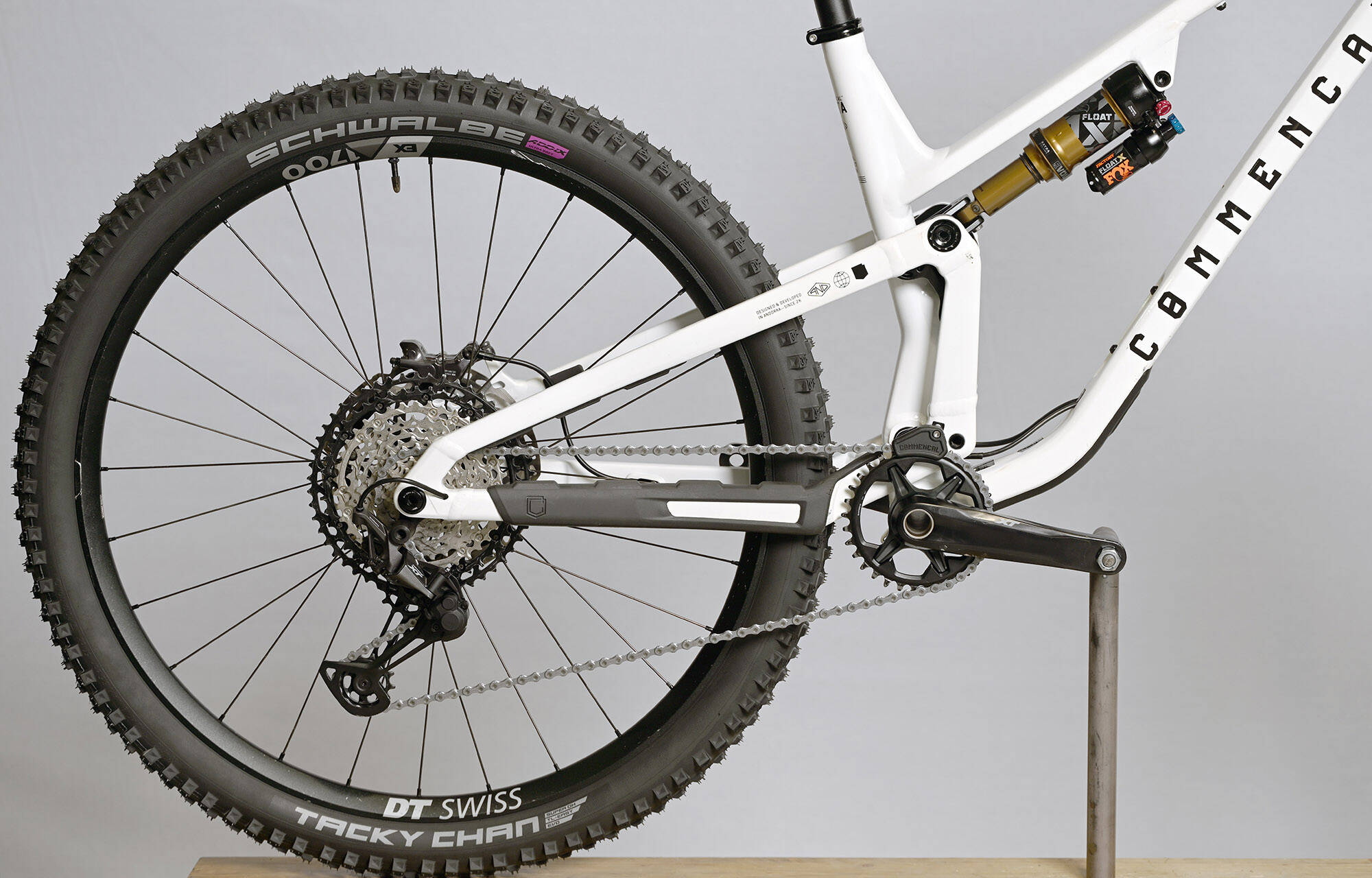 COMMENCAL META V5 SIGNATURE CLEAR SILVER - L (23121003) image large number 0