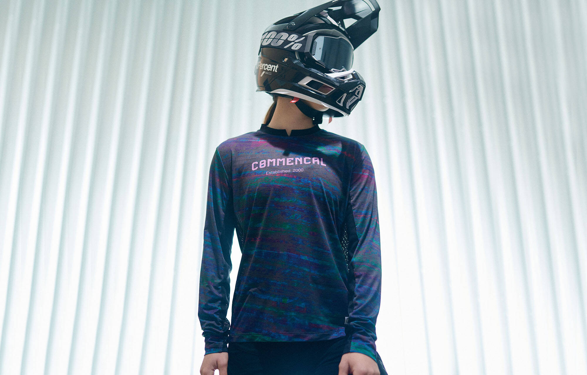 COMMENCAL WOMEN LIGHTECH LONG SLEEVE JERSEY AURORA image large number 1