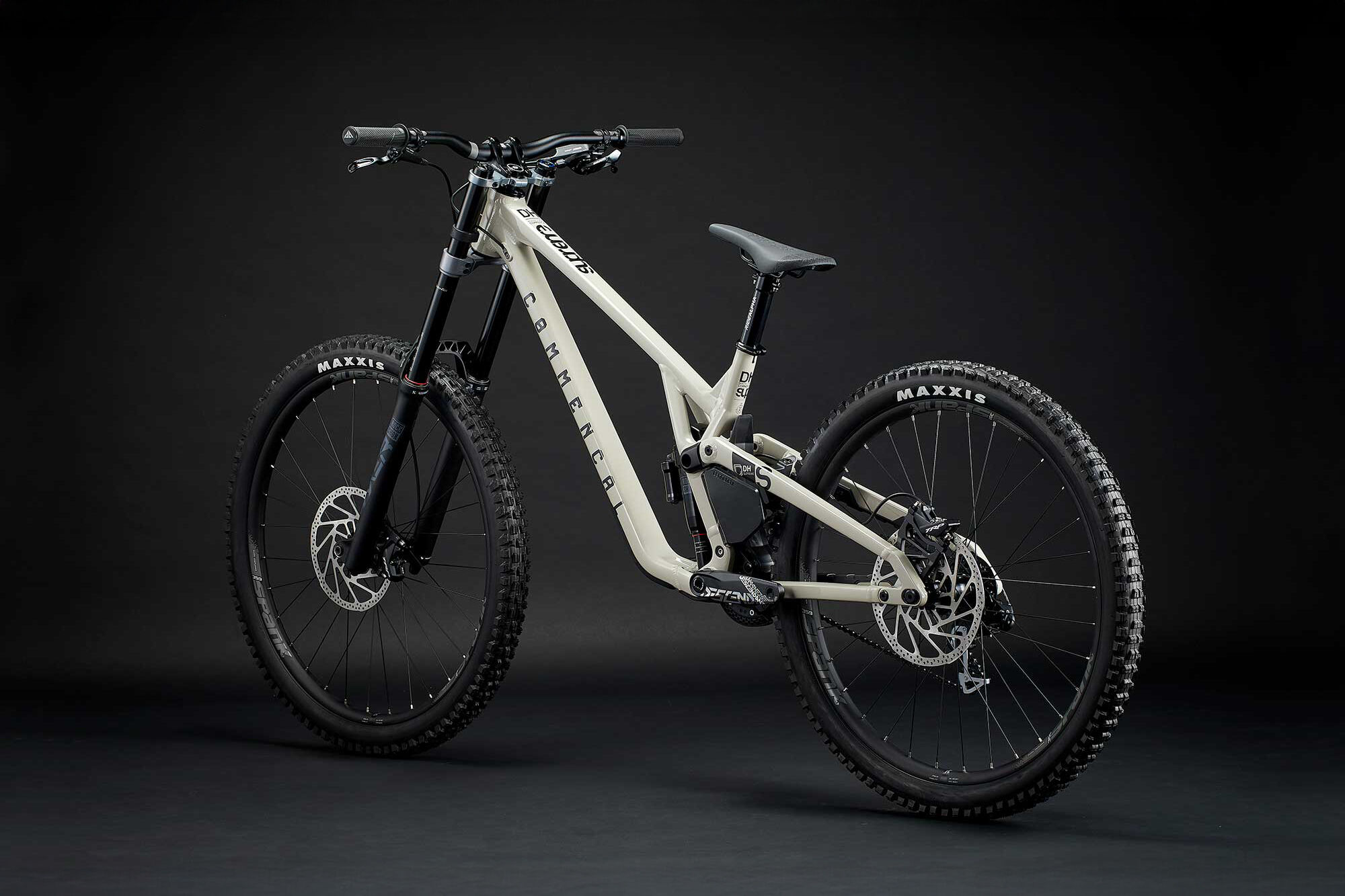COMMENCAL SUPREME DH V5 RIDE CHALK: Ultimate DH Mountain Bike in