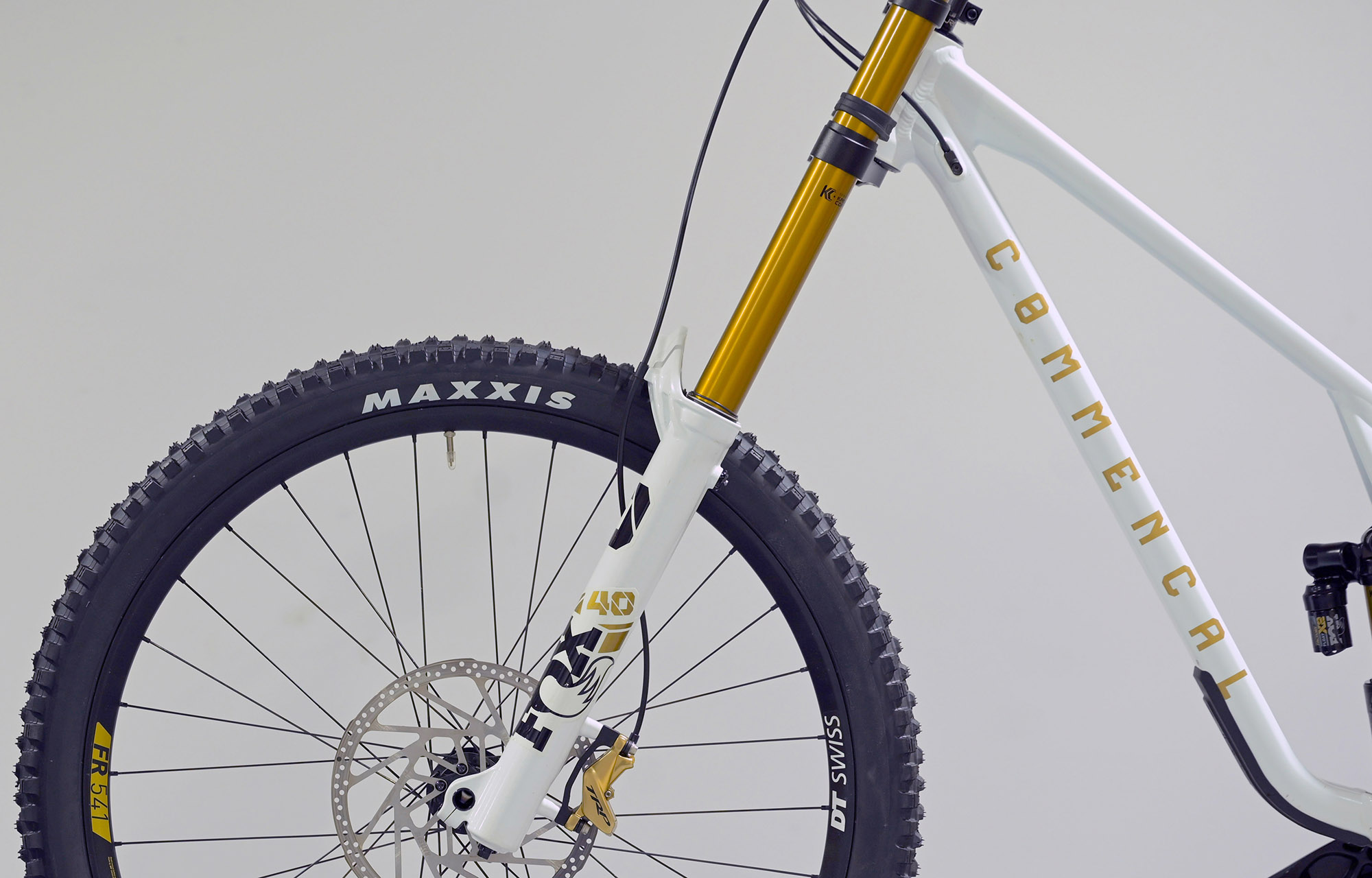 COMMENCAL SUPREME DH V5 SIGNATURE LTD PURE WHITE - M (23151002) image cover number large 4