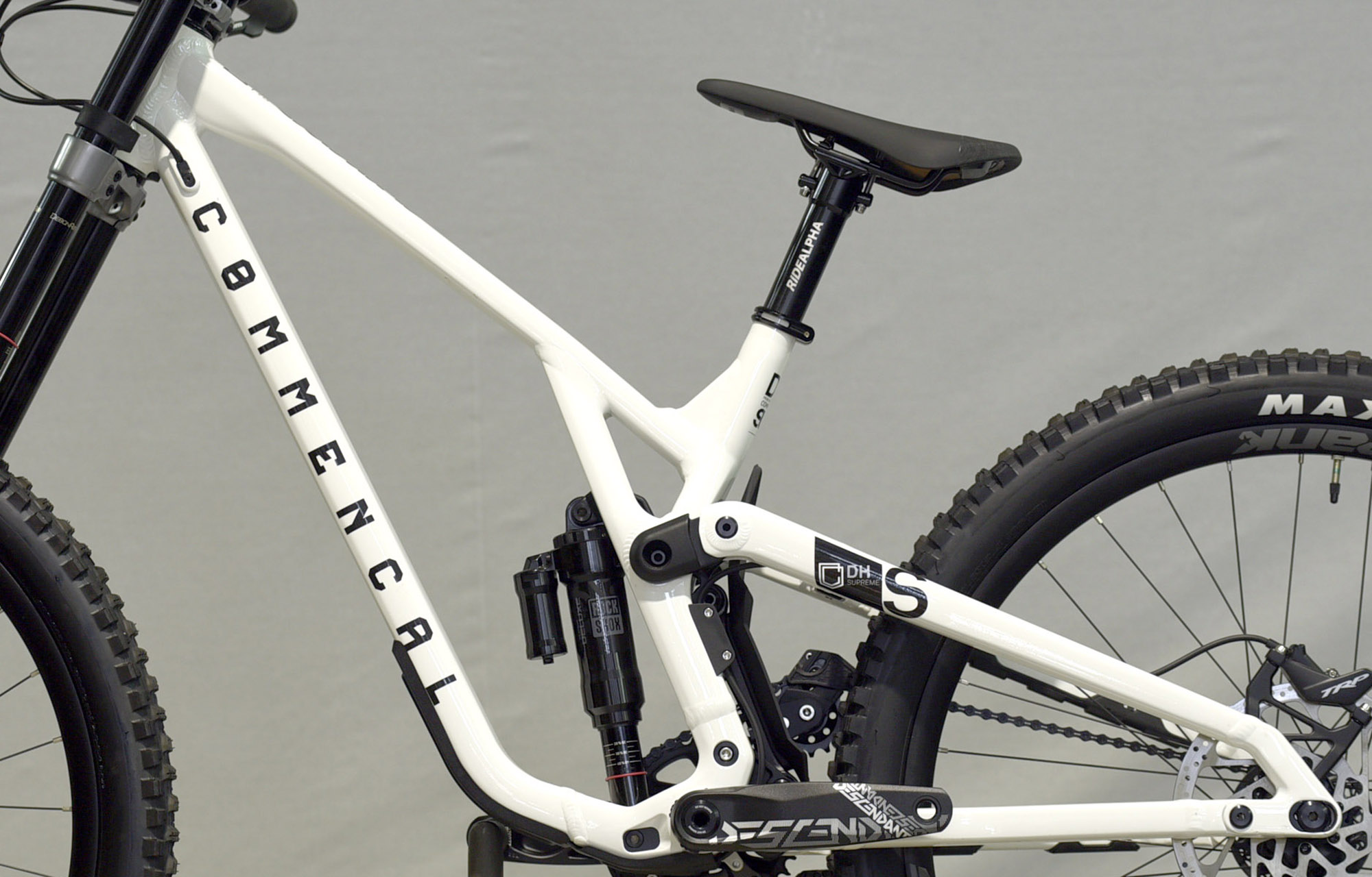 COMMENCAL SUPREME DH V5 PURE WHITE - XS (23170900) image number null