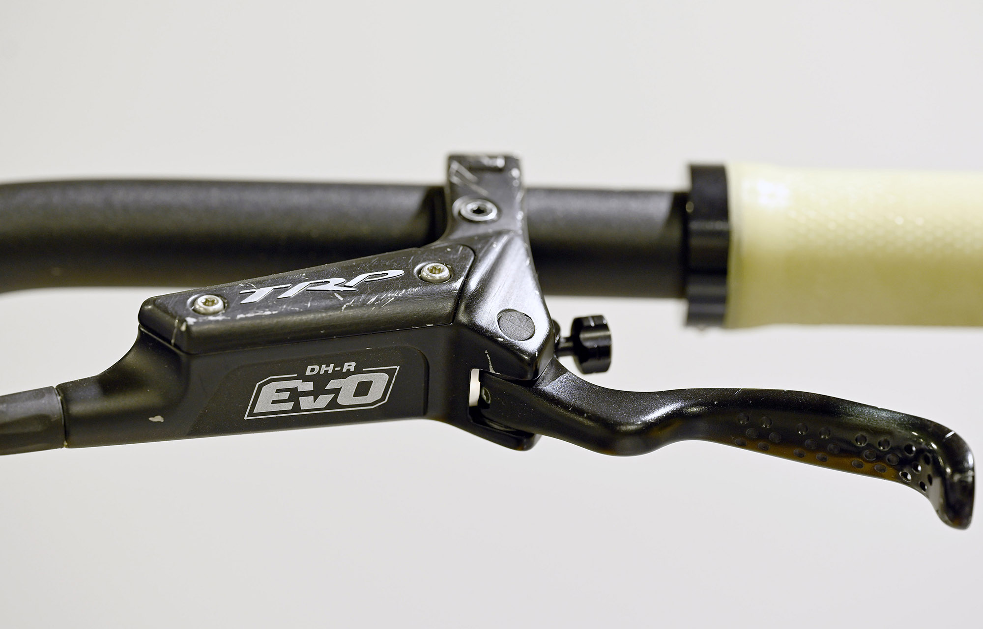 COMMENCAL SUPREME DH V5 ESSENTIAL CLEAR SILVER - L (23150103) image number null