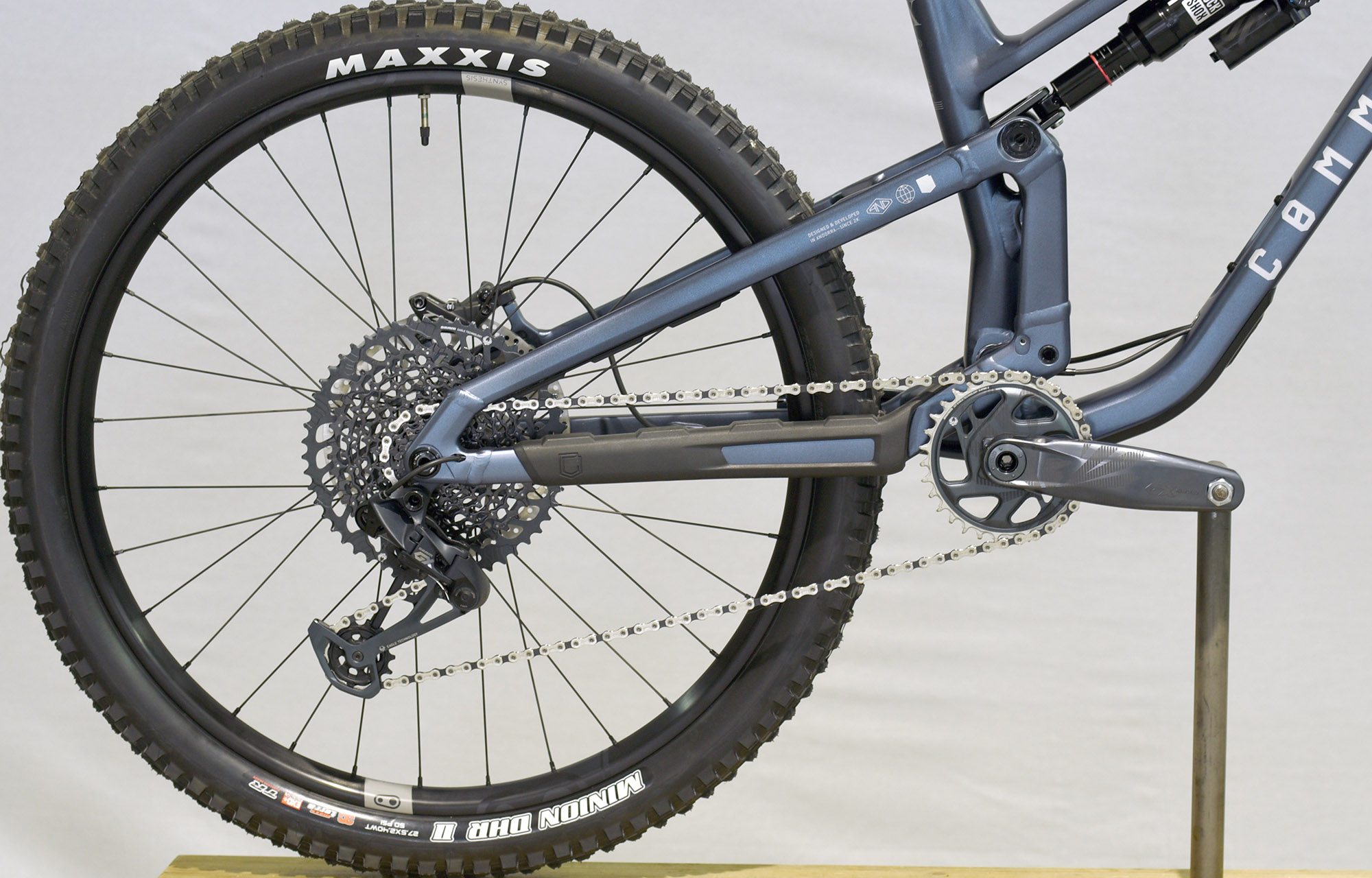 COMMENCAL META SX V5 RACE SPARKLY BLUE - L (23131703) image number null